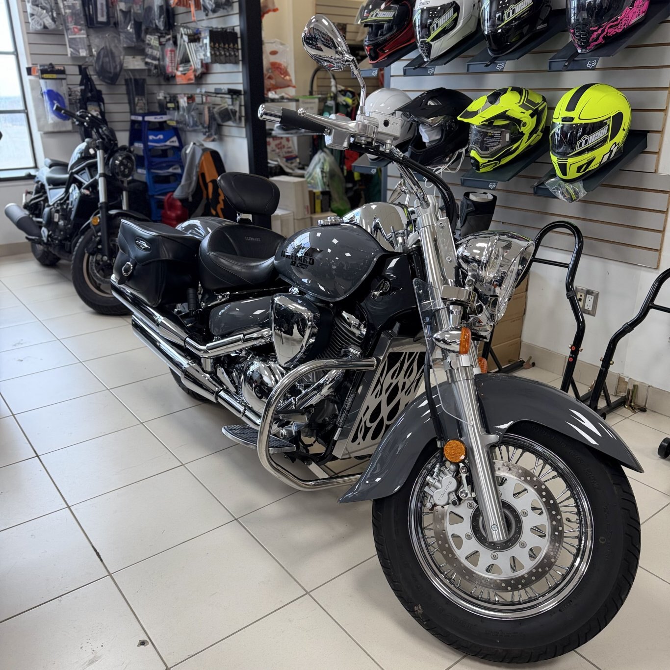 2022 Suzuki Boulevard C50 Solid Iron Gray