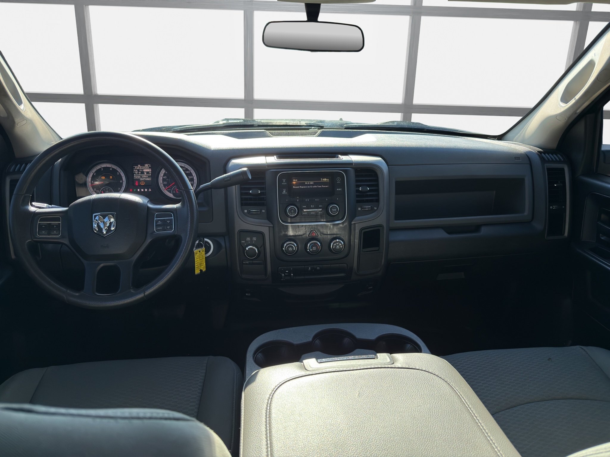 2018 RAM 1500 SXT QUAD CAB / $238.69 BIWEEKLY INCLUDING TAX / 6 PASSENGER / TRAILER BRAKE CONTROL
