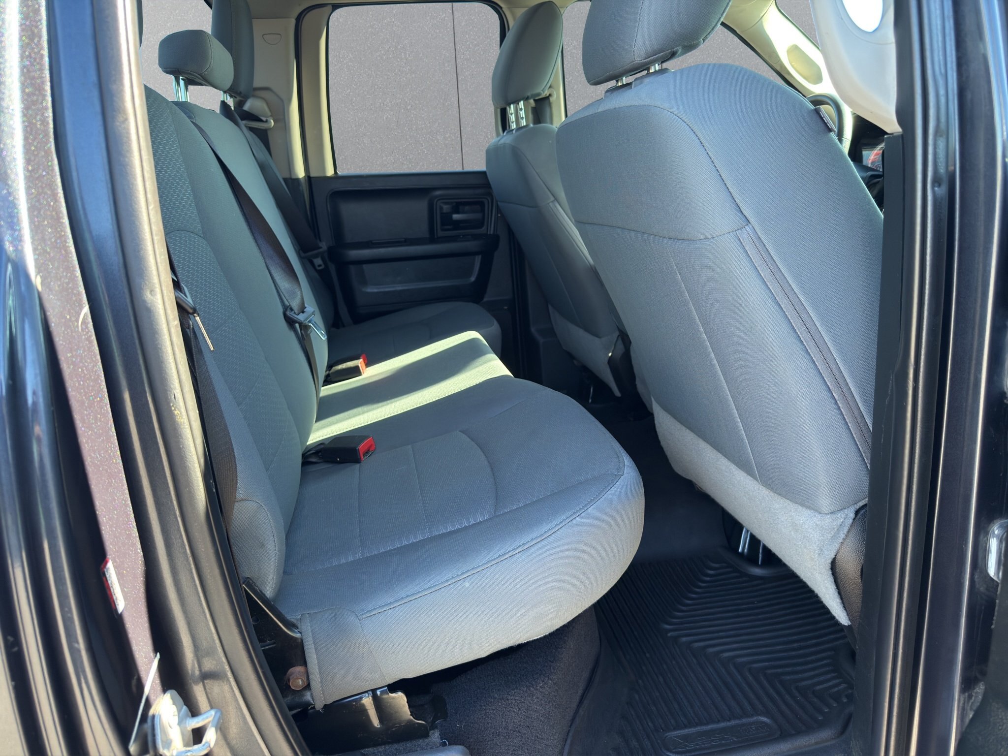 2018 RAM 1500 SXT QUAD CAB / $238.69 BIWEEKLY INCLUDING TAX / 6 PASSENGER / TRAILER BRAKE CONTROL