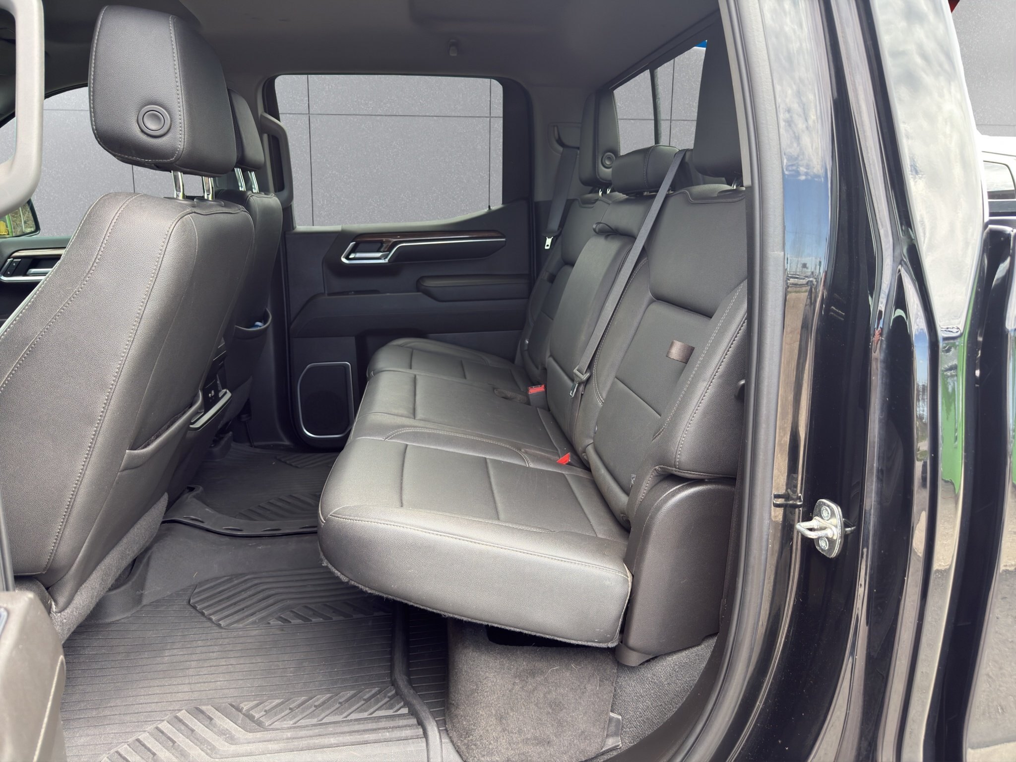 2022 CHEVROLET SILVERADO 1500 TRAIL BOSS / $360.37 BIWEEKLY INCLUDING TAX / 6.2L V8 / REMOTE START / LEATHER INTERIOR