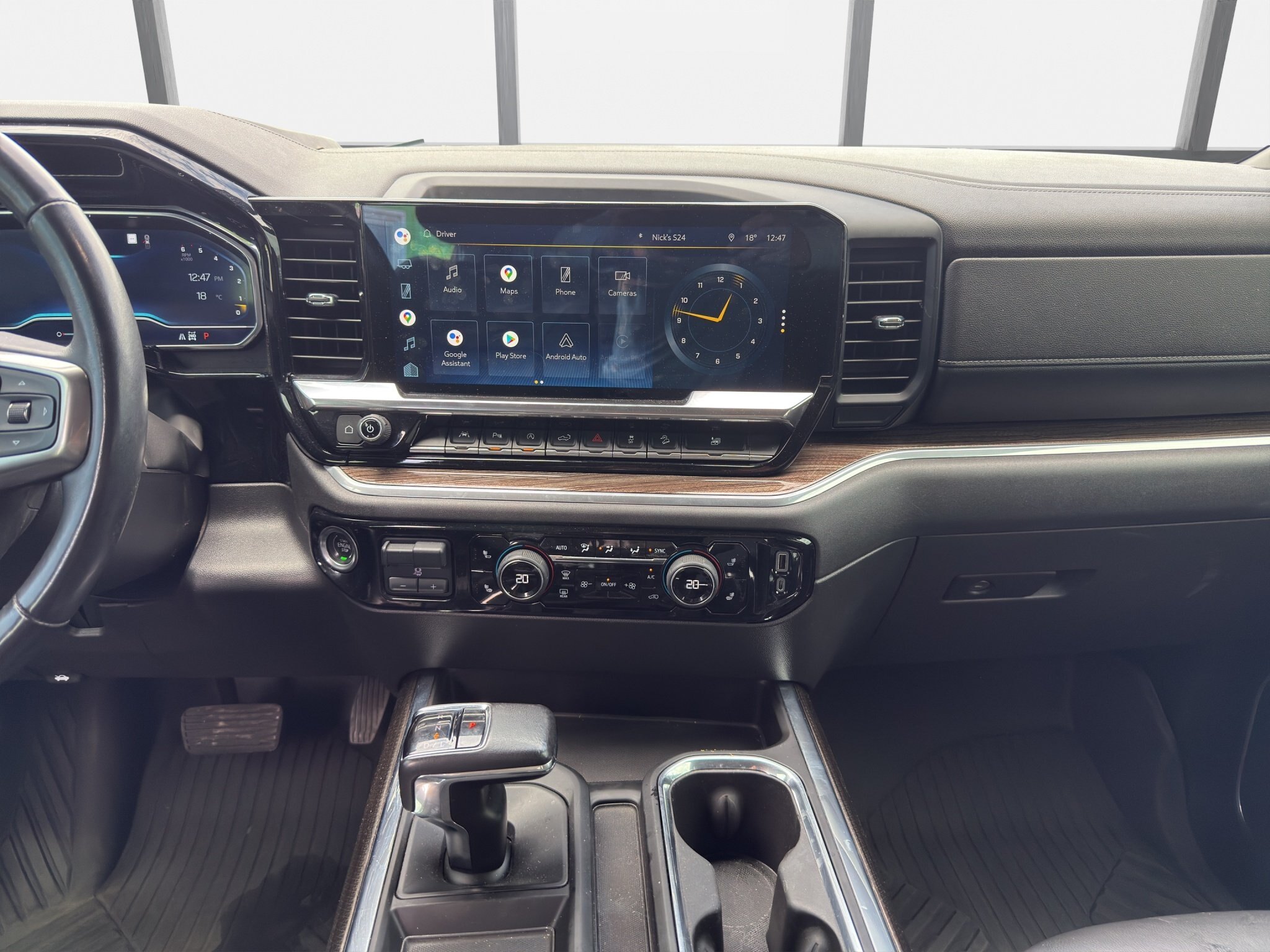 2022 CHEVROLET SILVERADO 1500 TRAIL BOSS / $360.37 BIWEEKLY INCLUDING TAX / 6.2L V8 / REMOTE START / LEATHER INTERIOR
