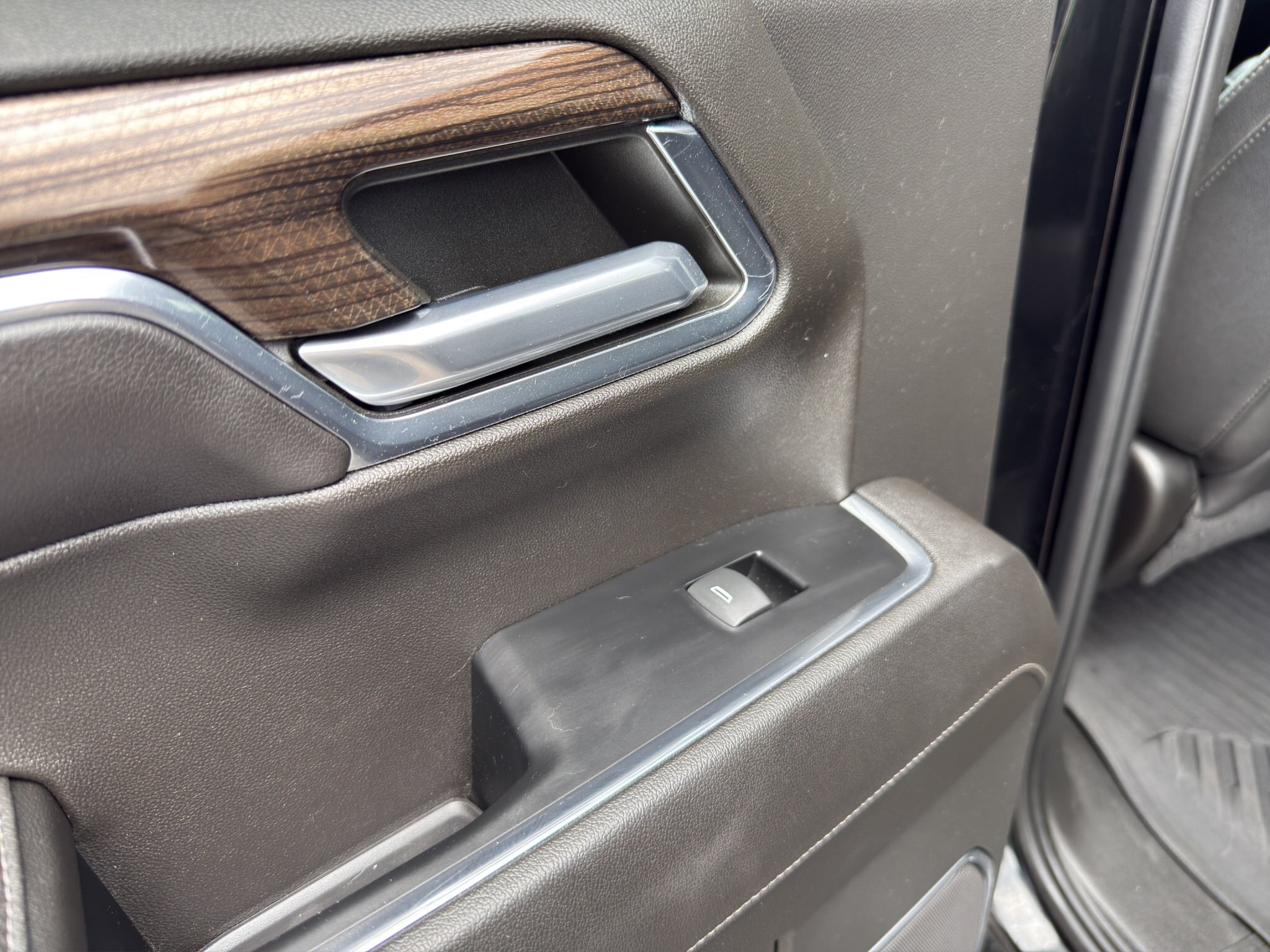 2022 CHEVROLET SILVERADO 1500 TRAIL BOSS / $360.37 BIWEEKLY INCLUDING TAX / 6.2L V8 / REMOTE START / LEATHER INTERIOR