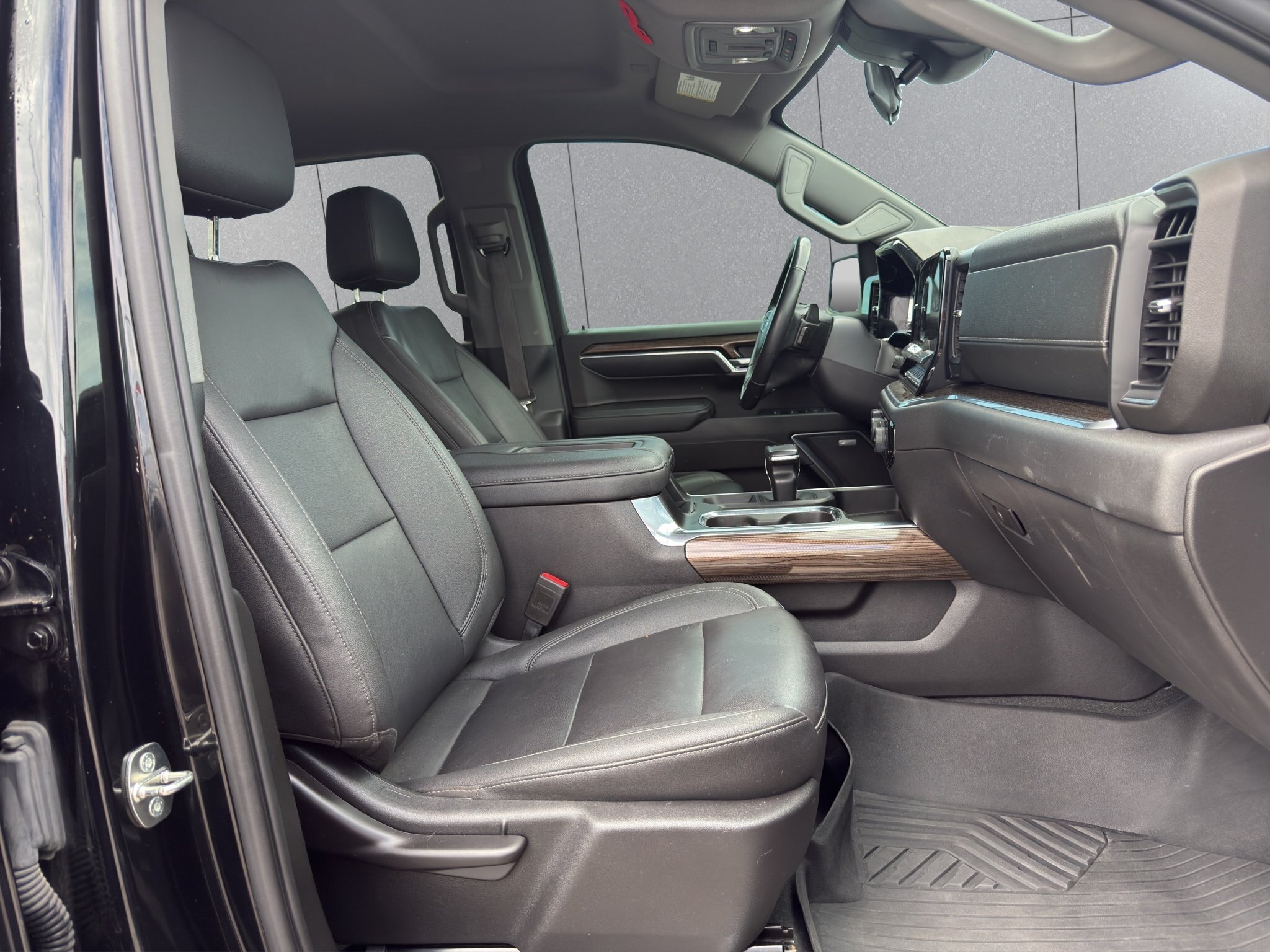 2022 CHEVROLET SILVERADO 1500 TRAIL BOSS / $360.37 BIWEEKLY INCLUDING TAX / 6.2L V8 / REMOTE START / LEATHER INTERIOR