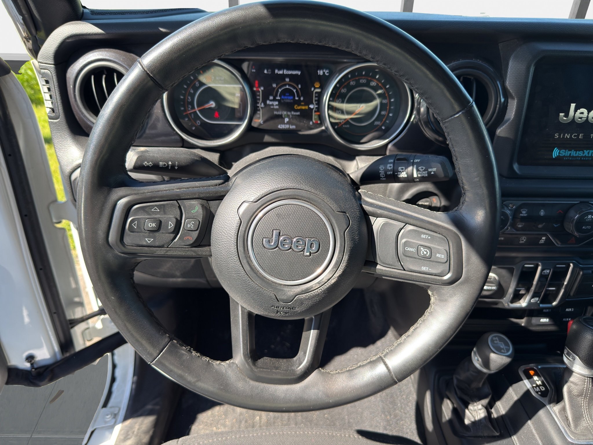 2023 JEEP WRANGLER UNLIMITED SPORT ALTITUDE / $298.62 BIWEEKLY INCLUDING TAX / REMOTE START / HEATED STEERING WHEEL / APPLE CARPLAY