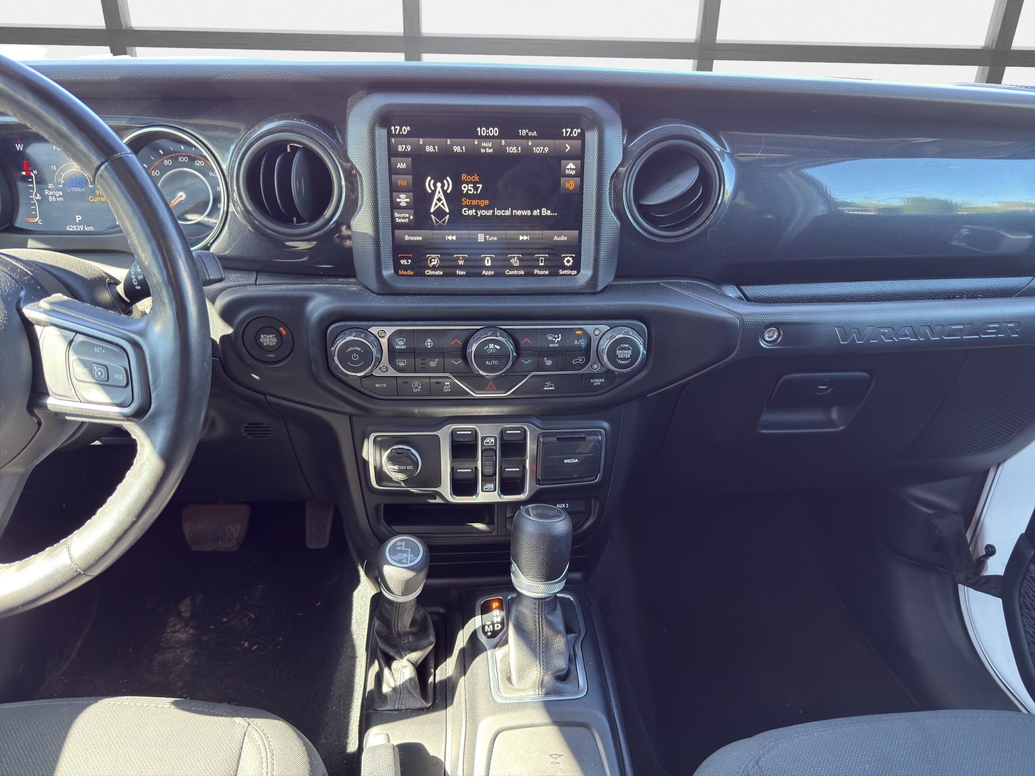 2023 JEEP WRANGLER UNLIMITED SPORT ALTITUDE / $298.62 BIWEEKLY INCLUDING TAX / REMOTE START / HEATED STEERING WHEEL / APPLE CARPLAY