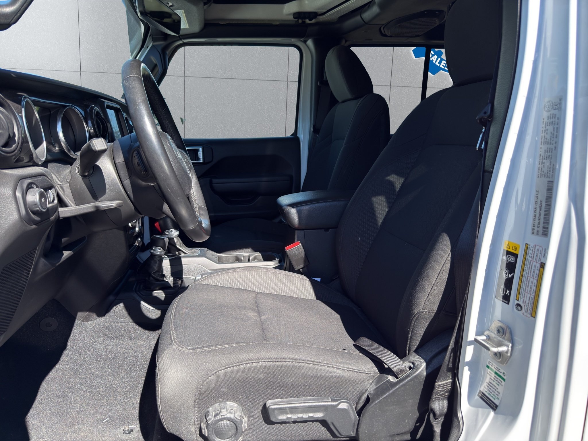 2023 JEEP WRANGLER UNLIMITED SPORT ALTITUDE / $298.62 BIWEEKLY INCLUDING TAX / REMOTE START / HEATED STEERING WHEEL / APPLE CARPLAY