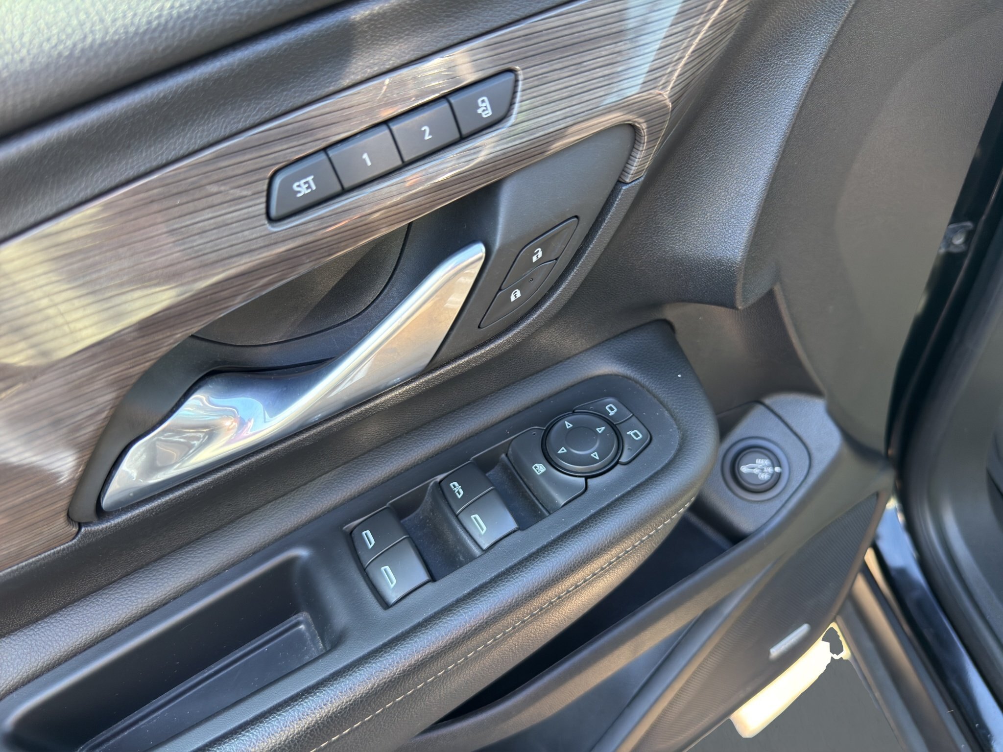 2023 GMC TERRAIN DENALI / $252.25 BIWEEL INCLUDING TAX / PANORAMIC SUNROOF / REMOTE START / VENTILATED FRONT SEATS