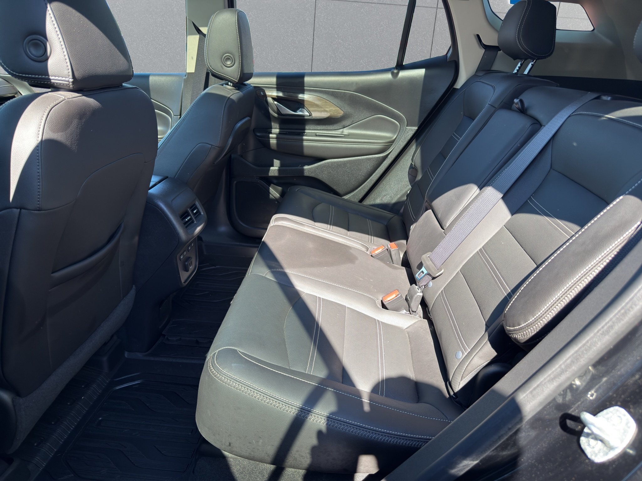 2023 GMC TERRAIN DENALI / $252.25 BIWEEL INCLUDING TAX / PANORAMIC SUNROOF / REMOTE START / VENTILATED FRONT SEATS