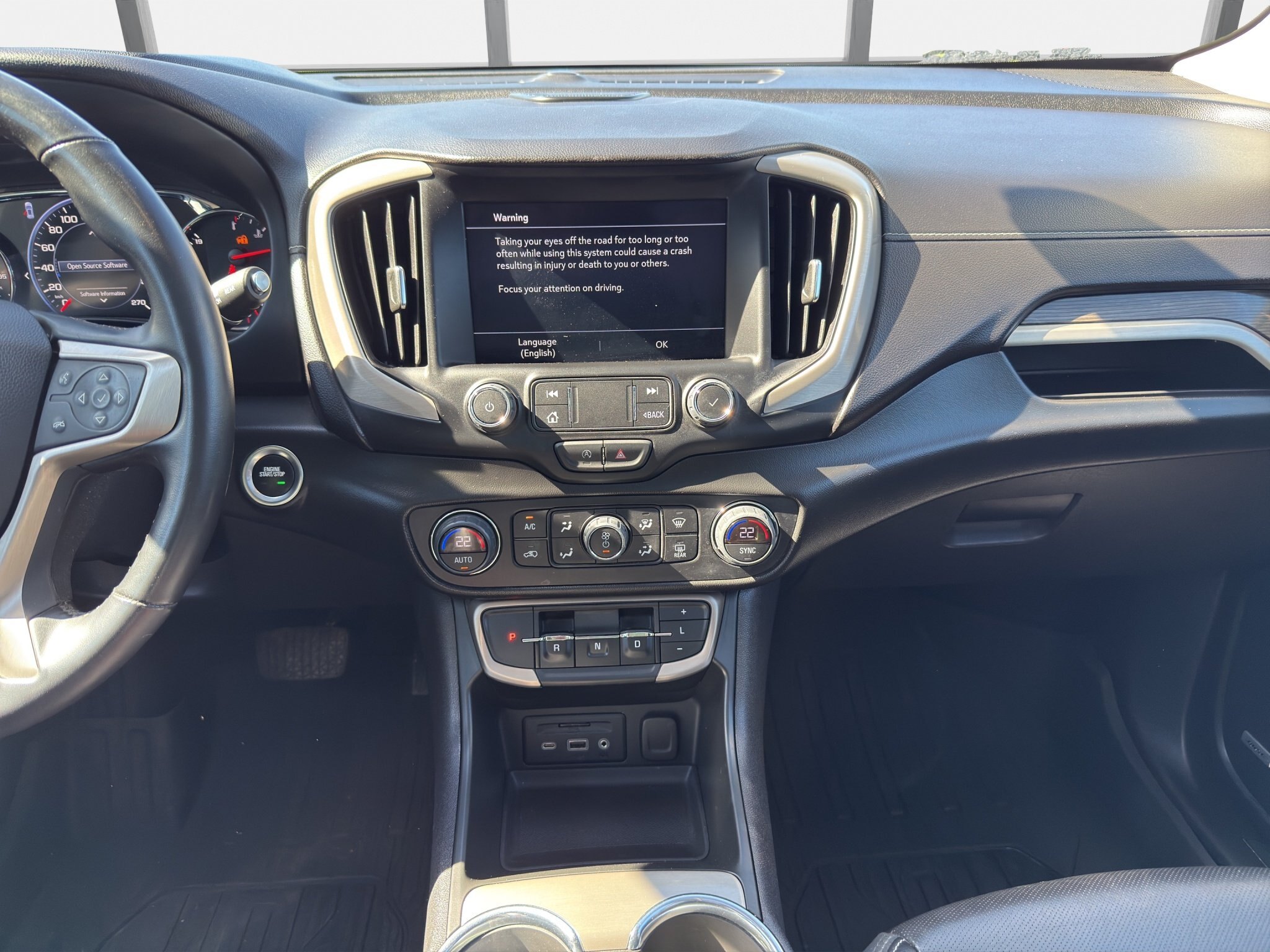 2023 GMC TERRAIN DENALI / $252.25 BIWEEL INCLUDING TAX / PANORAMIC SUNROOF / REMOTE START / VENTILATED FRONT SEATS