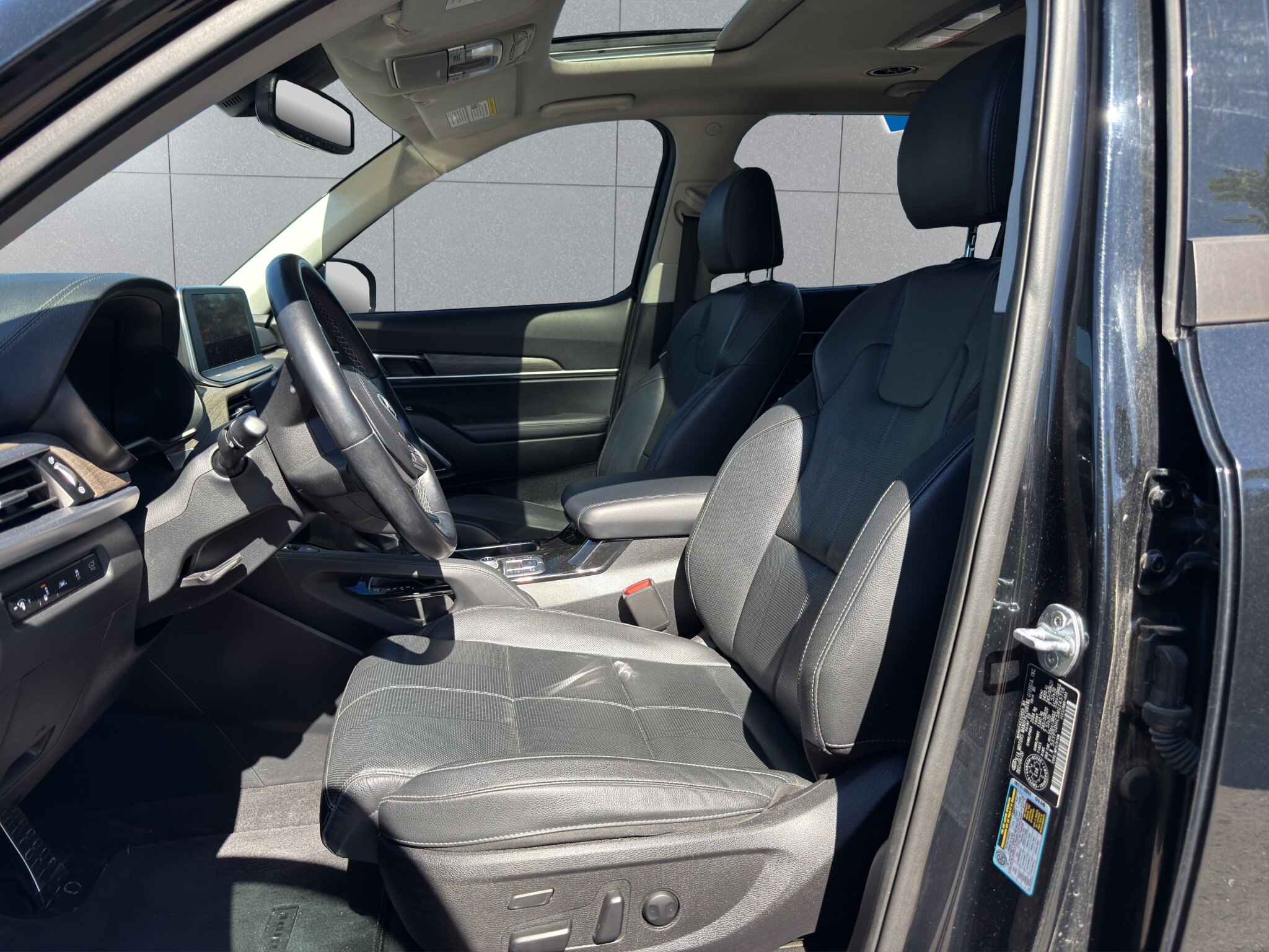 2021 KIA TELLURIDE SX / $321.80 BIWEEKLY INCLUDING TAX / 2ND ROW CAPTAIN CHAIRS / 7 PASSENGER / HEADS UP DISPLAY