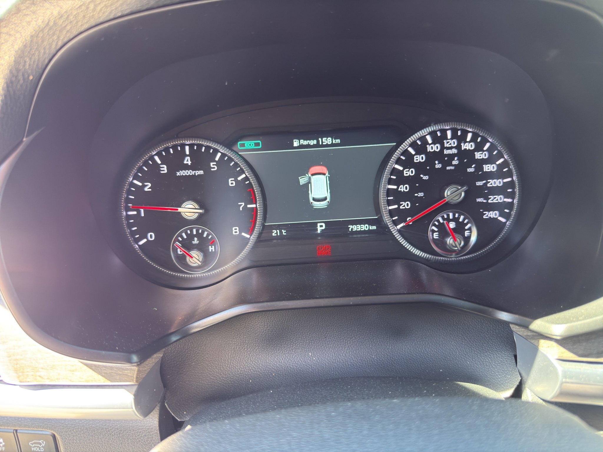 2021 KIA TELLURIDE SX / $321.80 BIWEEKLY INCLUDING TAX / 2ND ROW CAPTAIN CHAIRS / 7 PASSENGER / HEADS UP DISPLAY