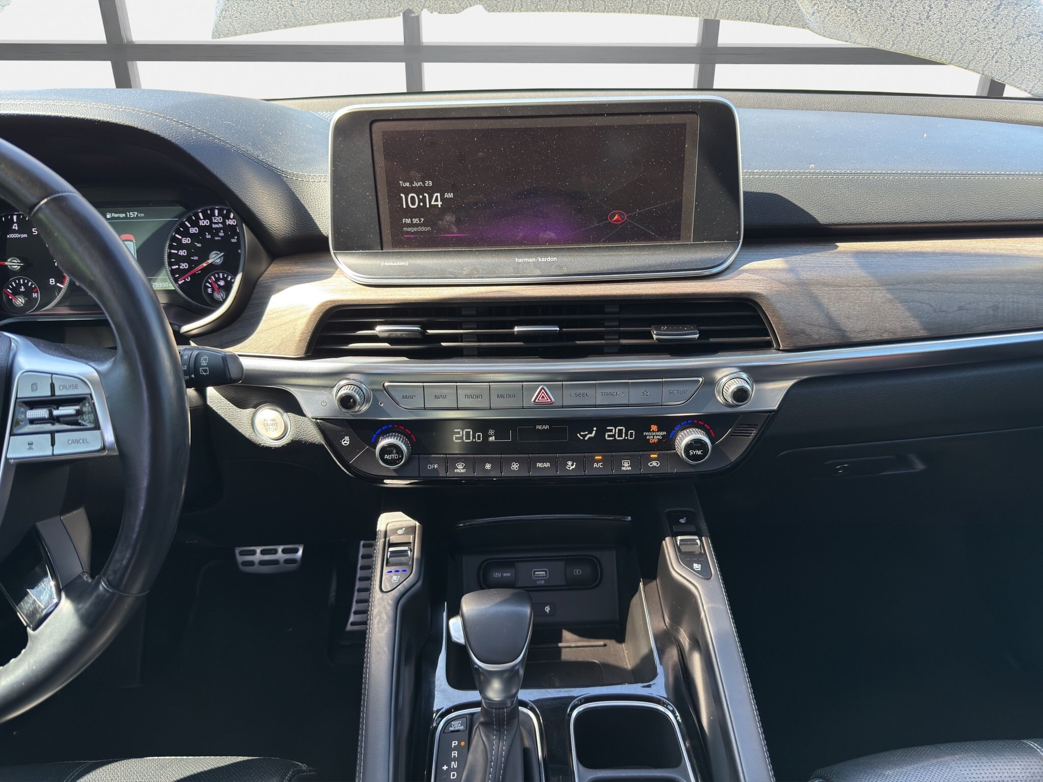 2021 KIA TELLURIDE SX / $321.80 BIWEEKLY INCLUDING TAX / 2ND ROW CAPTAIN CHAIRS / 7 PASSENGER / HEADS UP DISPLAY