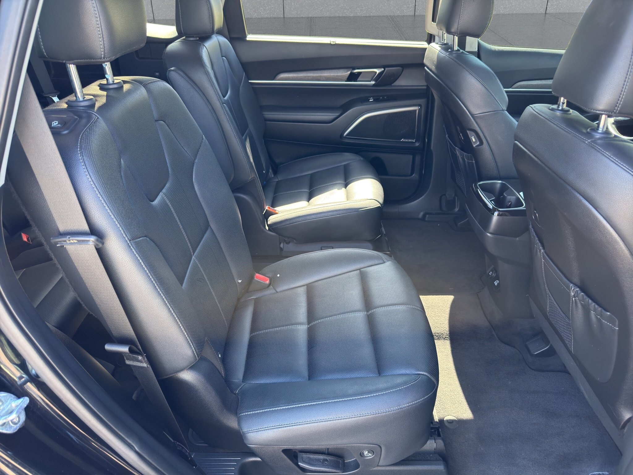2021 KIA TELLURIDE SX / $321.80 BIWEEKLY INCLUDING TAX / 2ND ROW CAPTAIN CHAIRS / 7 PASSENGER / HEADS UP DISPLAY