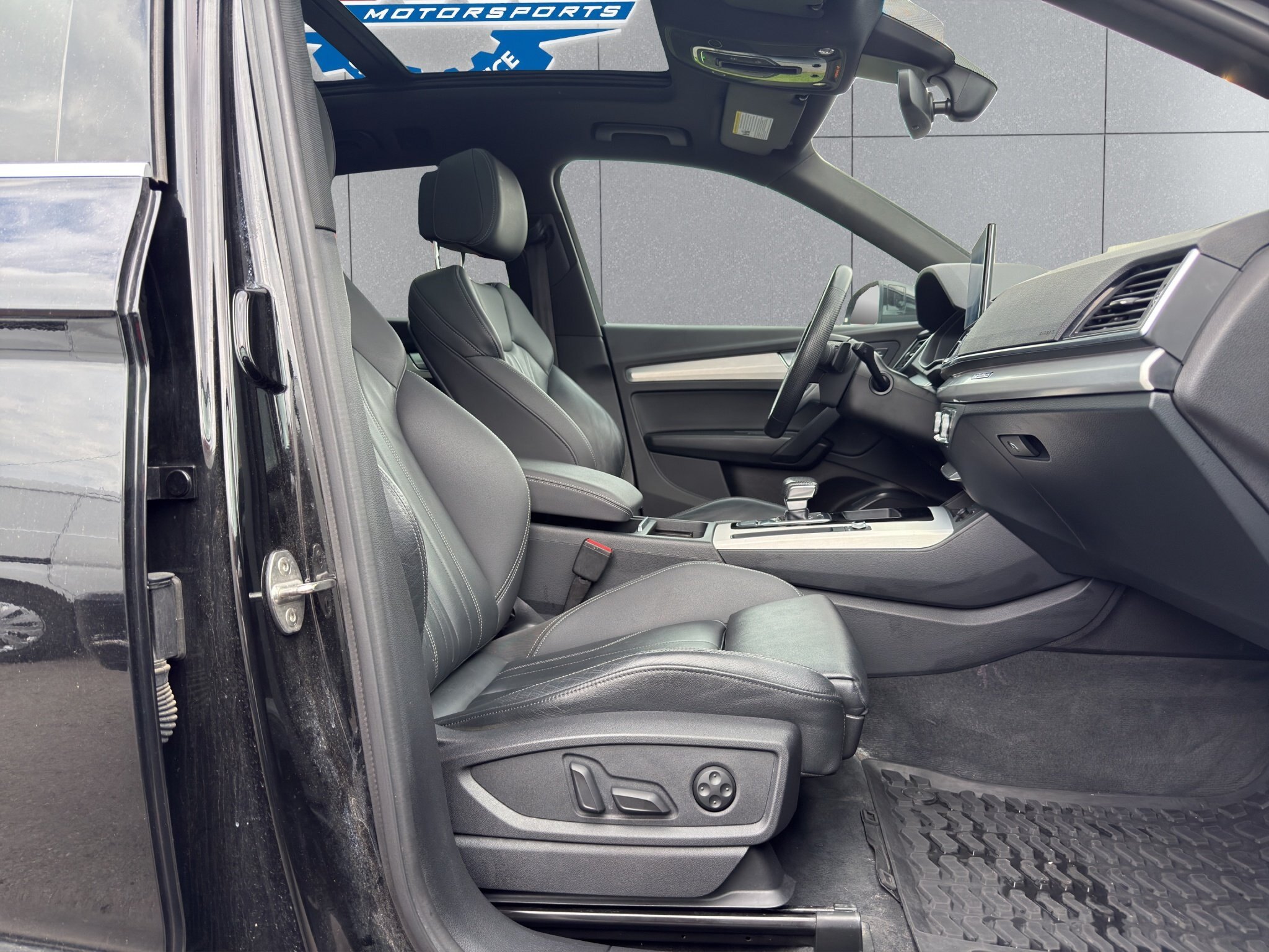 2022 AUDI Q5 PROGRESSIVE S LINE / $280.90 BIWEEKLY INCLUDING TAX / PANORAMIC SUNROOF / HEATED STEERING WHEEL