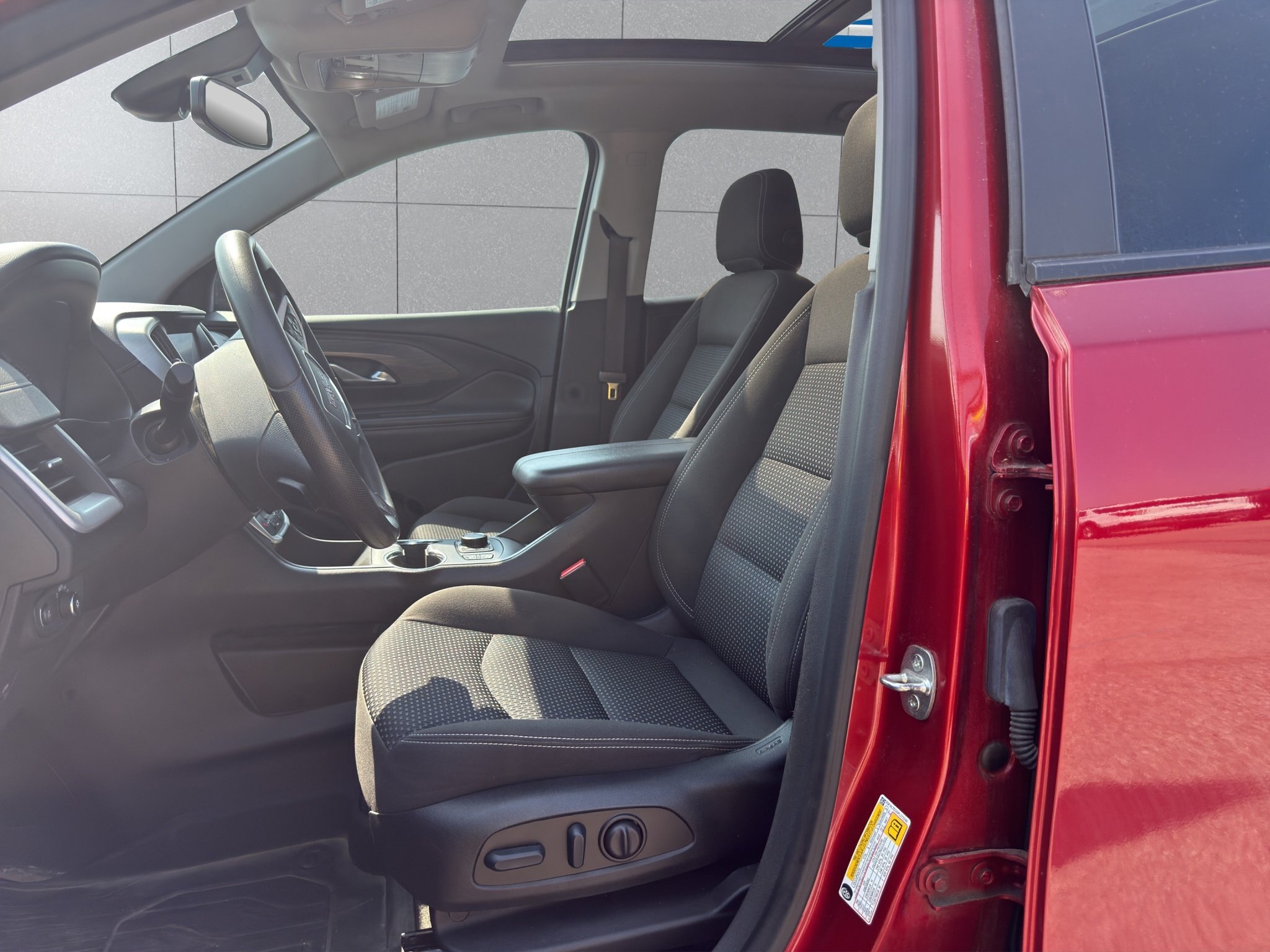 2023 GMC TERRAIN SLE / $224.14 BIWEEKLY INCLUDING TAX / REMOTE START / PANORAMIC SUNROOF / NAVIGATION