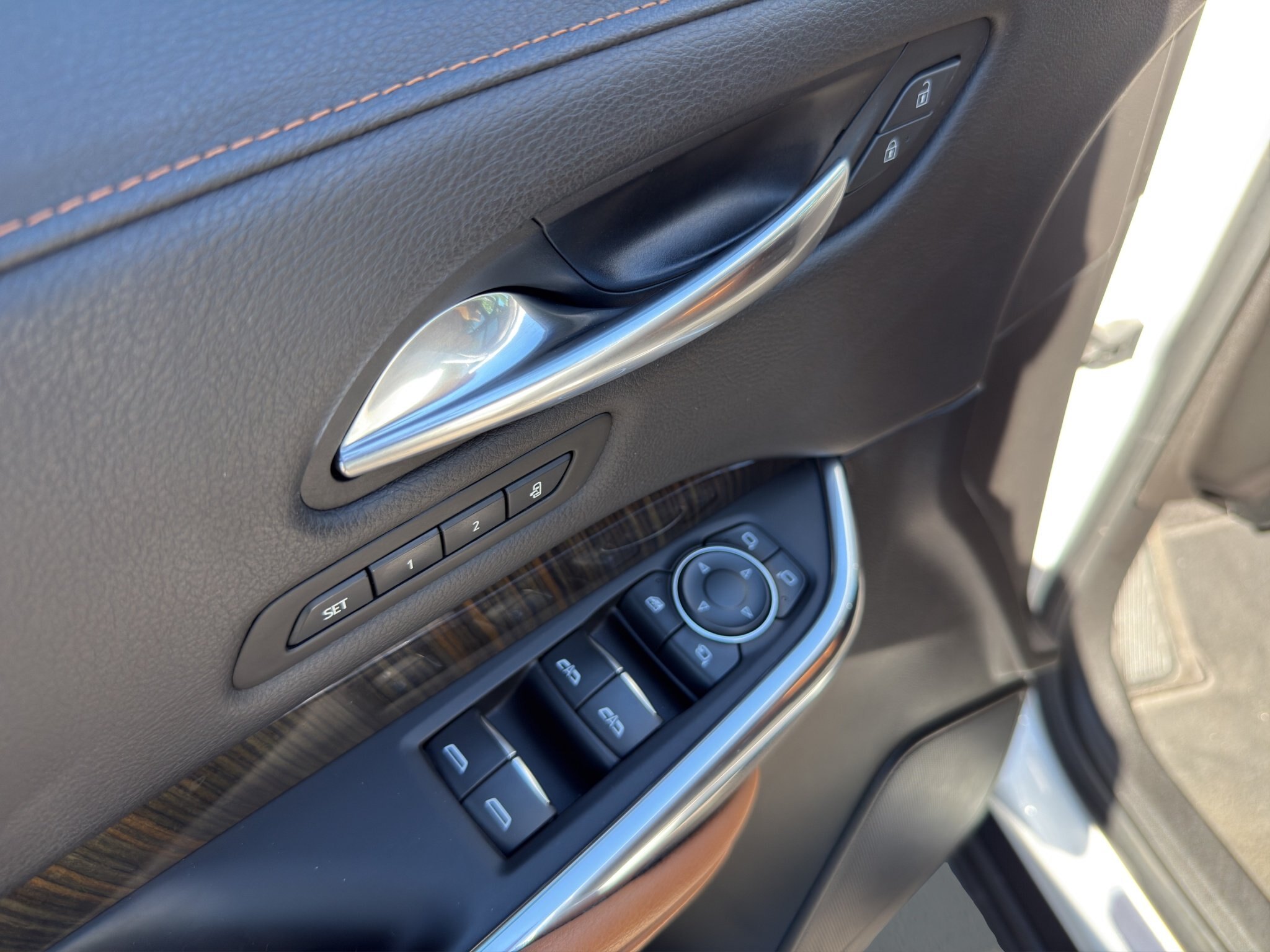 2019 CADILLAC XT4 AWD SPORT / $261.22 BIWEEKLY INCLUDING TAX / PANORAMIC SUNROOF / HEATED FRONT AND REAR SEATS