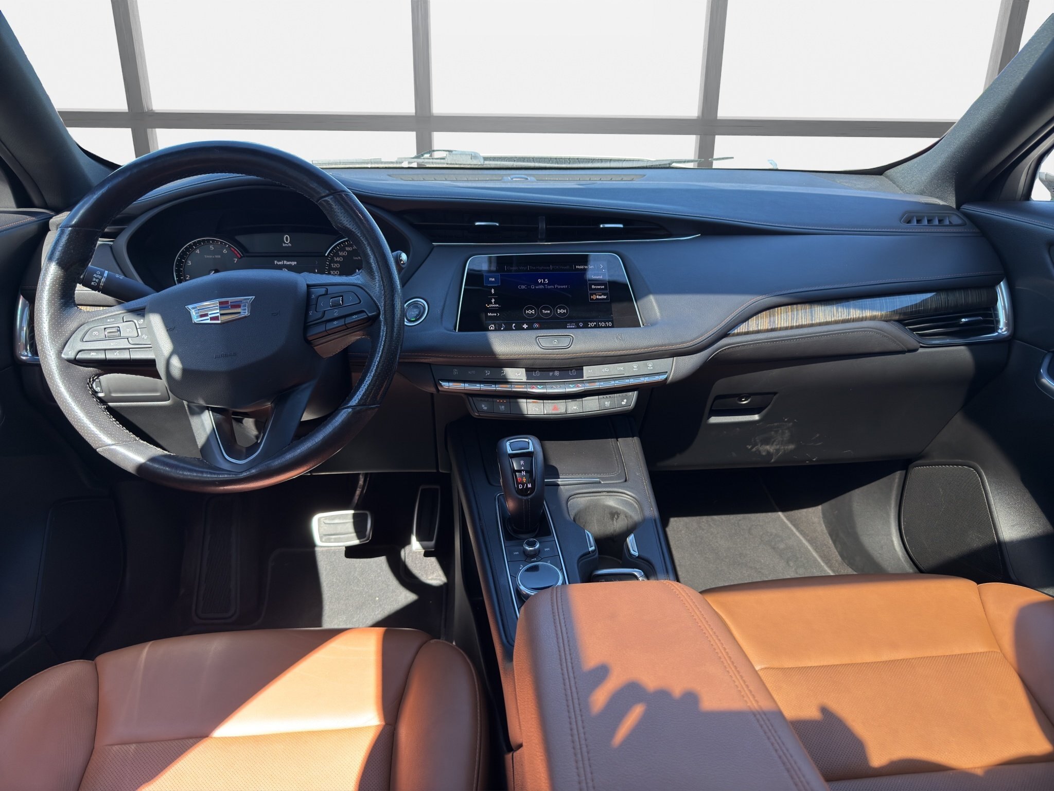 2019 CADILLAC XT4 AWD SPORT / $261.22 BIWEEKLY INCLUDING TAX / PANORAMIC SUNROOF / HEATED FRONT AND REAR SEATS