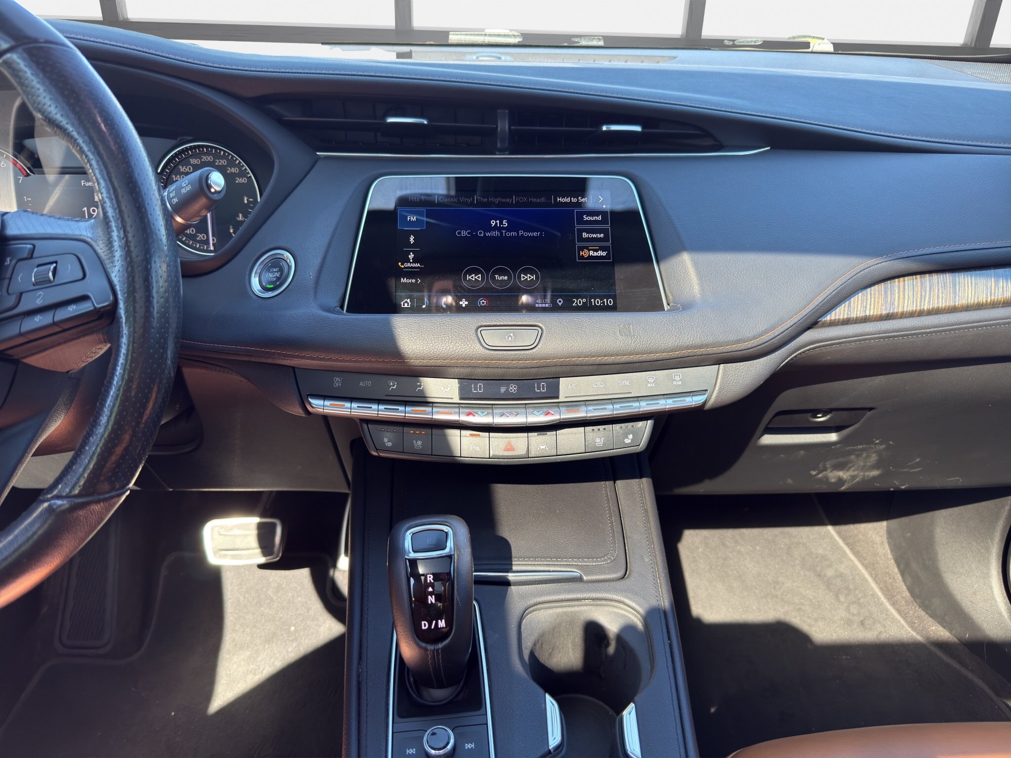 2019 CADILLAC XT4 AWD SPORT / $261.22 BIWEEKLY INCLUDING TAX / PANORAMIC SUNROOF / HEATED FRONT AND REAR SEATS