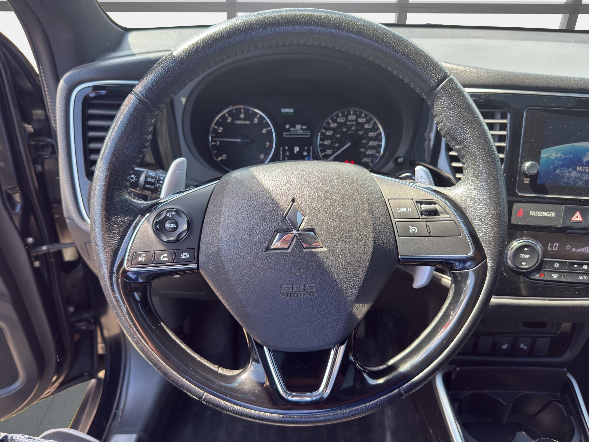 2018 MITSUBISHI OUTLANDER SE ANNIVERSARY EDITION / $274.67 BIWEEKLY INCLUDING TAX / 7 PASSENGER / HEATED STEERING WHEEL