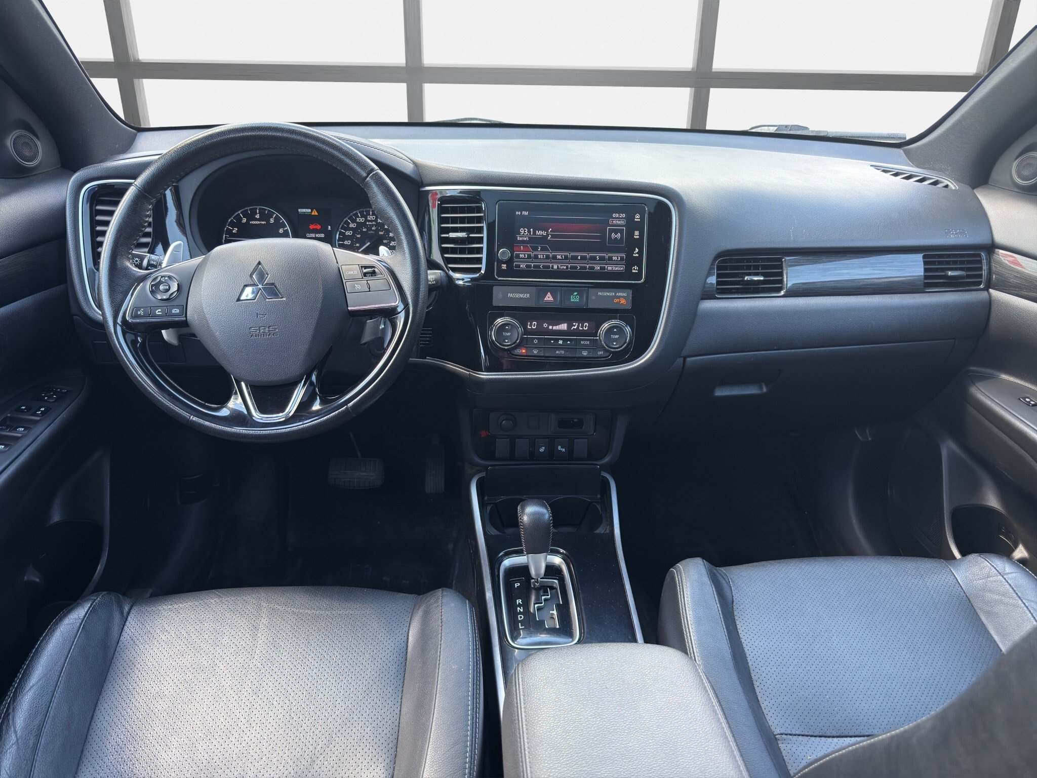 2018 MITSUBISHI OUTLANDER SE ANNIVERSARY EDITION / $274.67 BIWEEKLY INCLUDING TAX / 7 PASSENGER / HEATED STEERING WHEEL