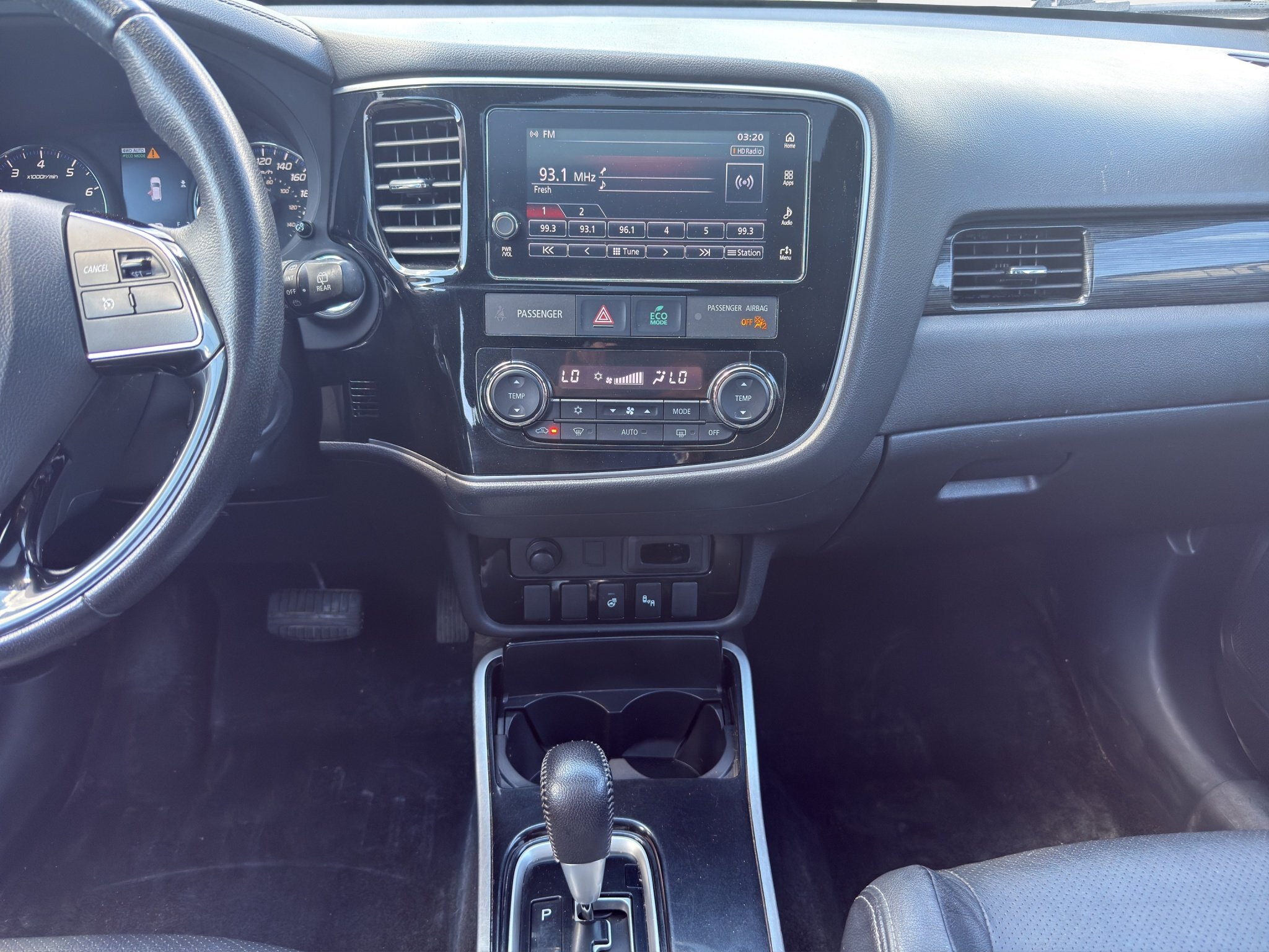 2018 MITSUBISHI OUTLANDER SE ANNIVERSARY EDITION / $274.67 BIWEEKLY INCLUDING TAX / 7 PASSENGER / HEATED STEERING WHEEL