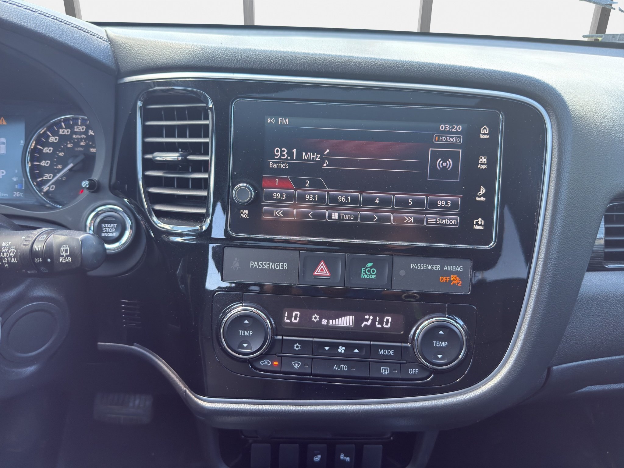 2018 MITSUBISHI OUTLANDER SE ANNIVERSARY EDITION / $274.67 BIWEEKLY INCLUDING TAX / 7 PASSENGER / HEATED STEERING WHEEL