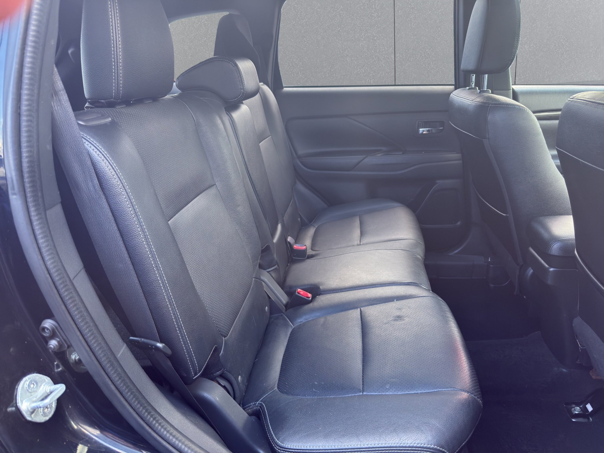 2018 MITSUBISHI OUTLANDER SE ANNIVERSARY EDITION / $274.67 BIWEEKLY INCLUDING TAX / 7 PASSENGER / HEATED STEERING WHEEL