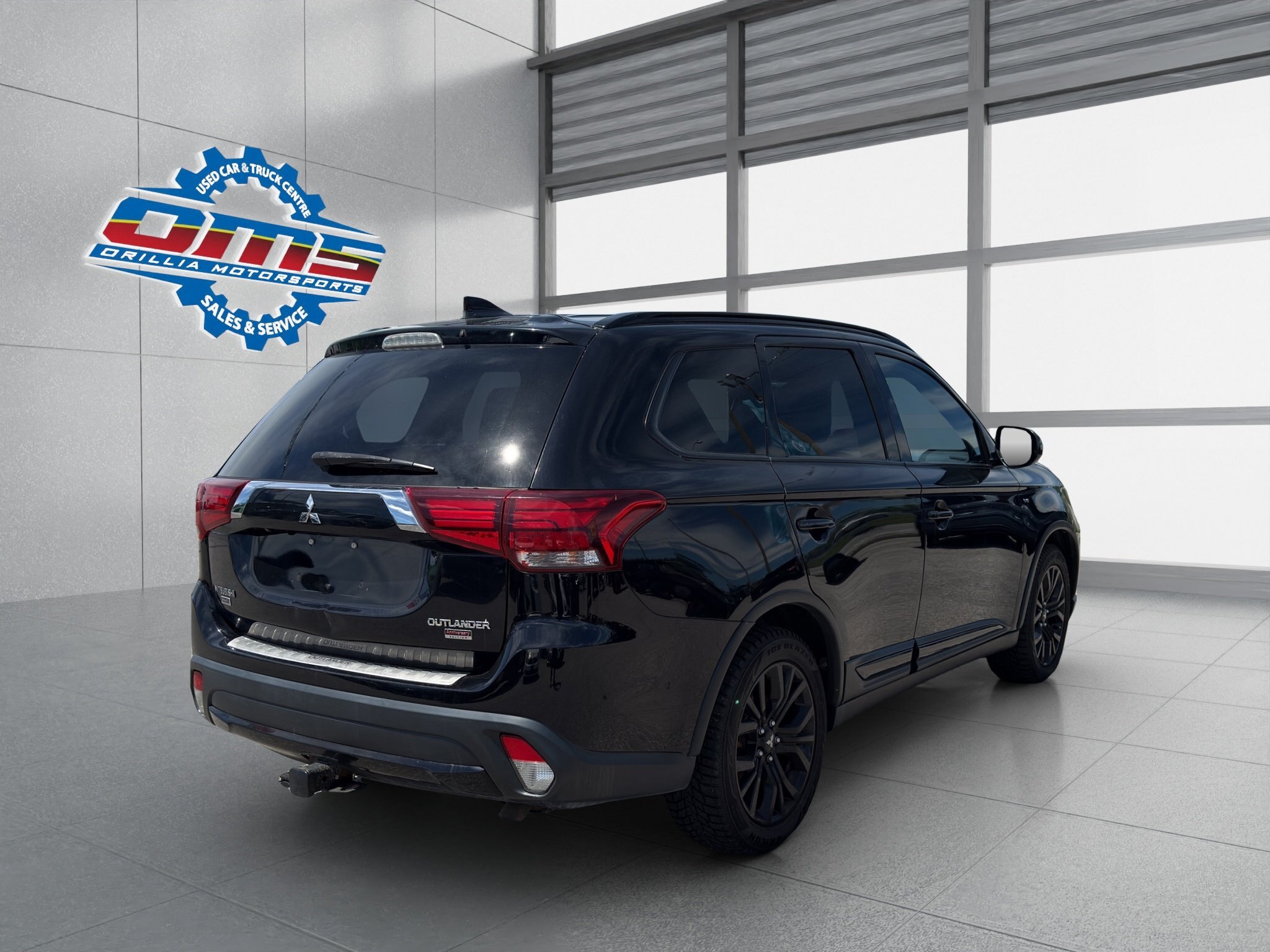 2018 MITSUBISHI OUTLANDER SE ANNIVERSARY EDITION / $274.67 BIWEEKLY INCLUDING TAX / 7 PASSENGER / HEATED STEERING WHEEL