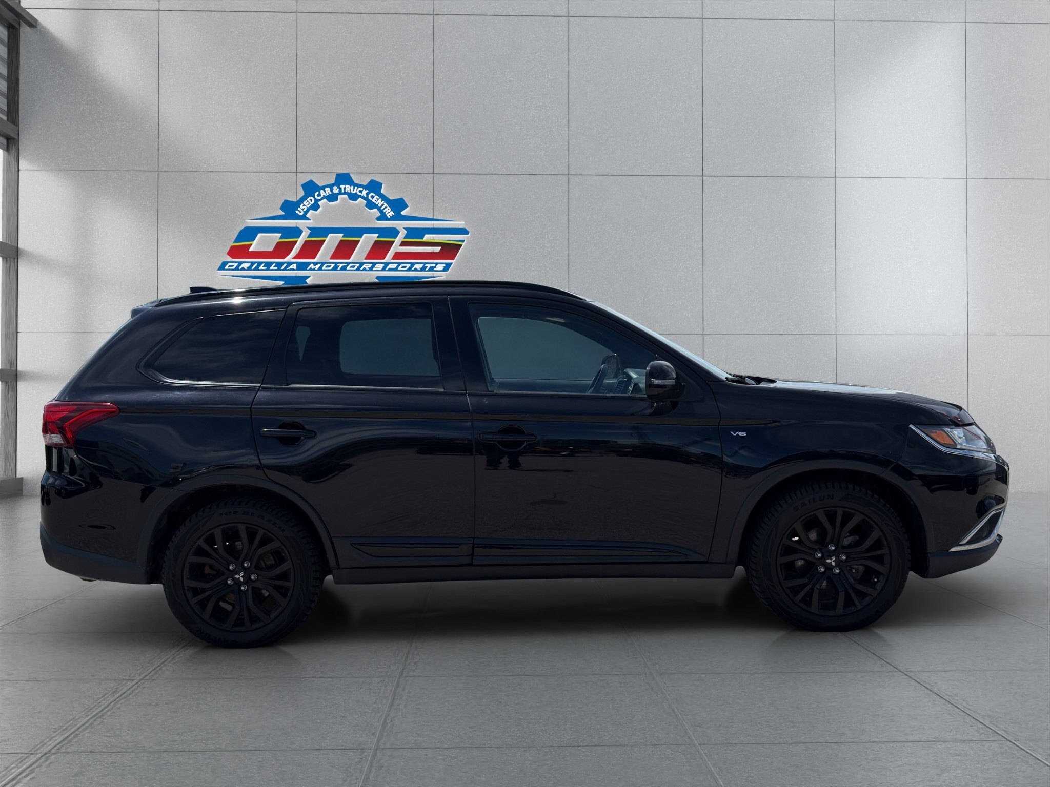 2018 MITSUBISHI OUTLANDER SE ANNIVERSARY EDITION / $274.67 BIWEEKLY INCLUDING TAX / 7 PASSENGER / HEATED STEERING WHEEL