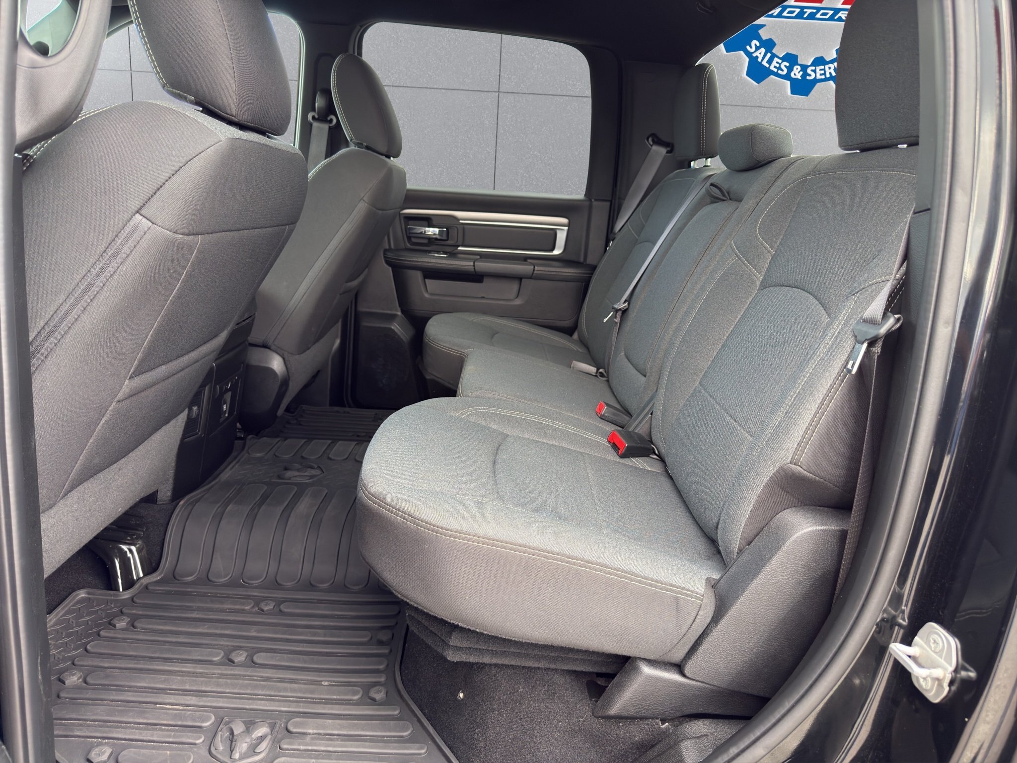 2022 RAM 1500 CLASSIC WARLOCK / $337.65 BIWEEKLY INCLUDING TAX / NAVIGATION / REMOTE START / HEATED STEERING WHEEL