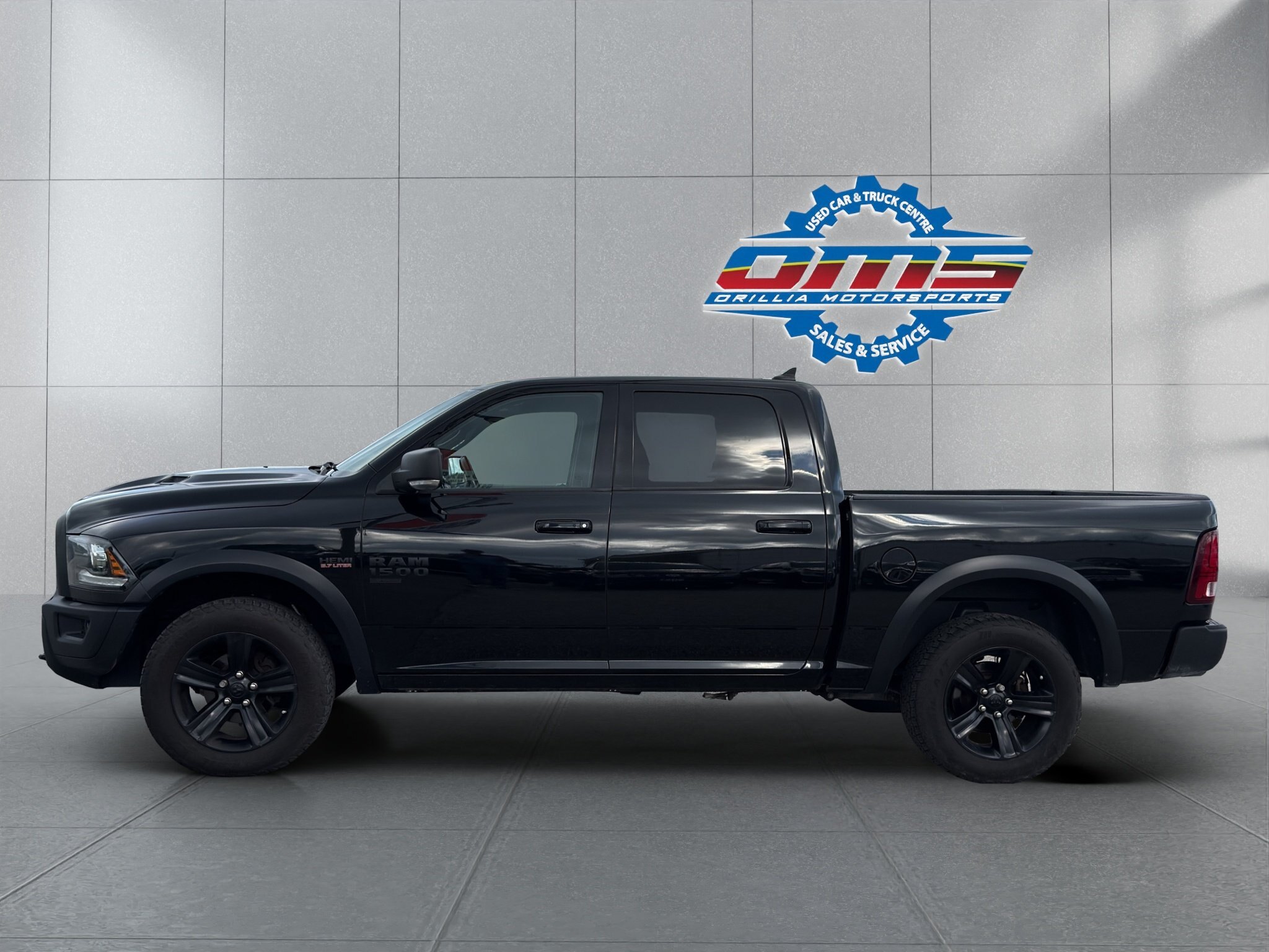 2022 RAM 1500 CLASSIC WARLOCK / $337.65 BIWEEKLY INCLUDING TAX / NAVIGATION / REMOTE START / HEATED STEERING WHEEL