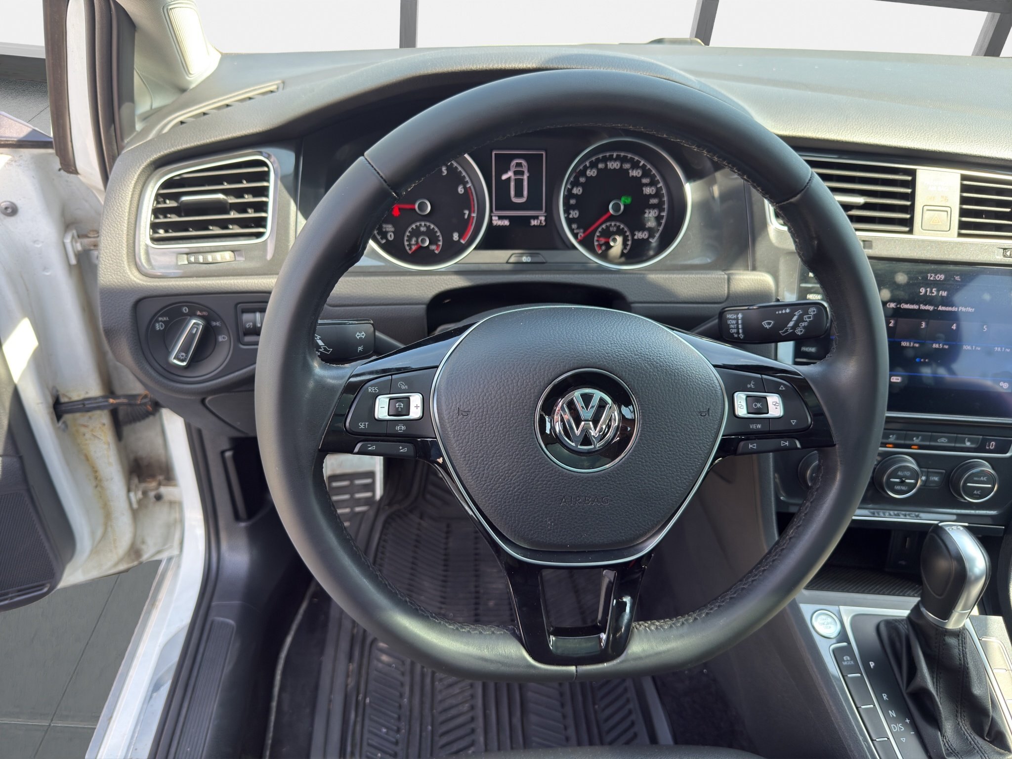 2019 VOLKSWAGEN GOLF ALLTRACK HIGHLINE 4MOTION DSG / $270.33 BIWEEKLY INCLUDING TAX / PANORAMIC SUNROOF / LEATHER INTERIOR
