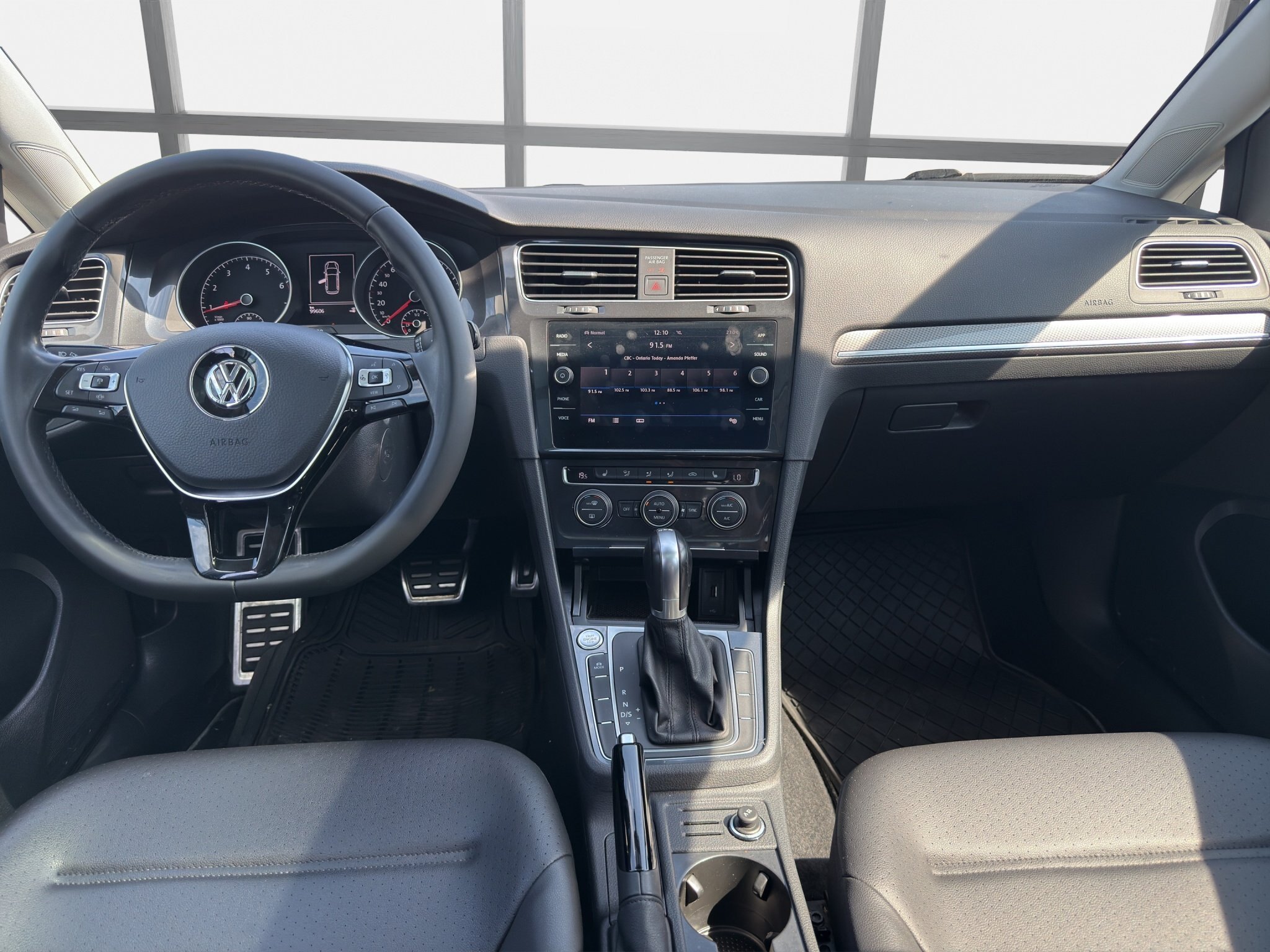 2019 VOLKSWAGEN GOLF ALLTRACK HIGHLINE 4MOTION DSG / $270.33 BIWEEKLY INCLUDING TAX / PANORAMIC SUNROOF / LEATHER INTERIOR