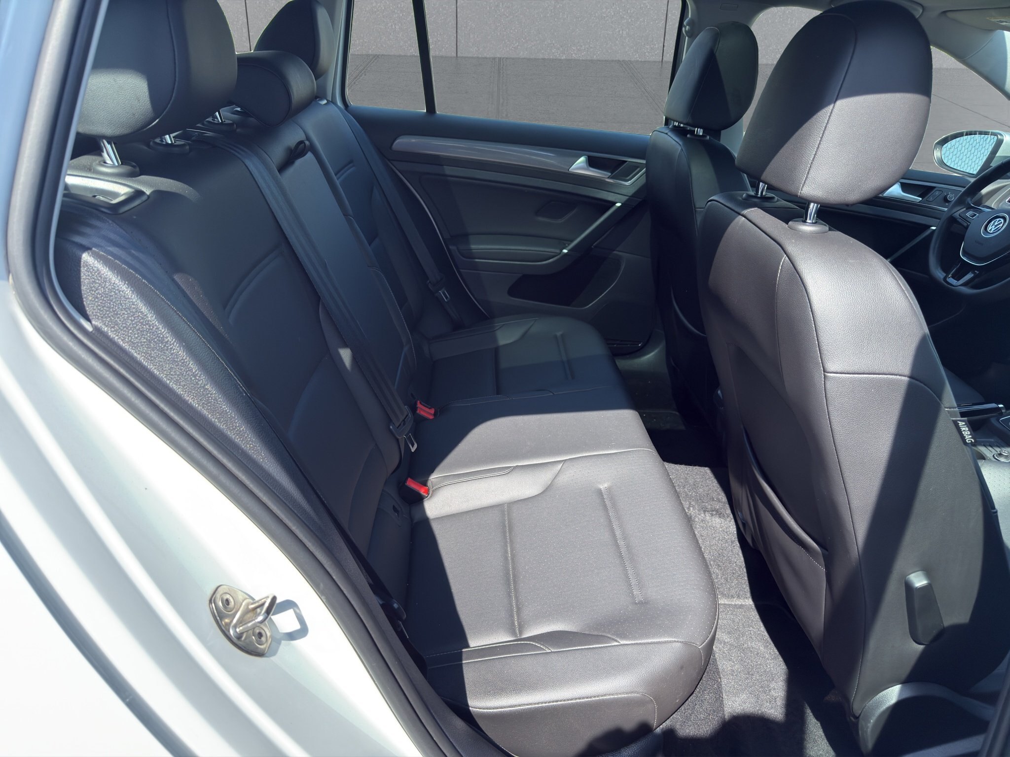 2019 VOLKSWAGEN GOLF ALLTRACK HIGHLINE 4MOTION DSG / $270.33 BIWEEKLY INCLUDING TAX / PANORAMIC SUNROOF / LEATHER INTERIOR