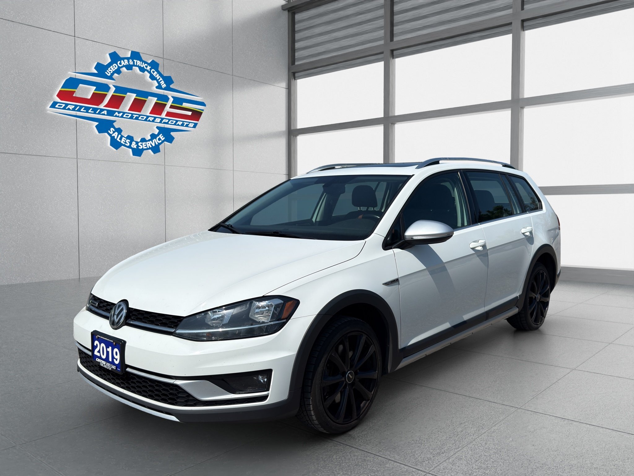 2019 VOLKSWAGEN GOLF ALLTRACK HIGHLINE 4MOTION DSG / $270.33 BIWEEKLY INCLUDING TAX / PANORAMIC SUNROOF / LEATHER INTERIOR