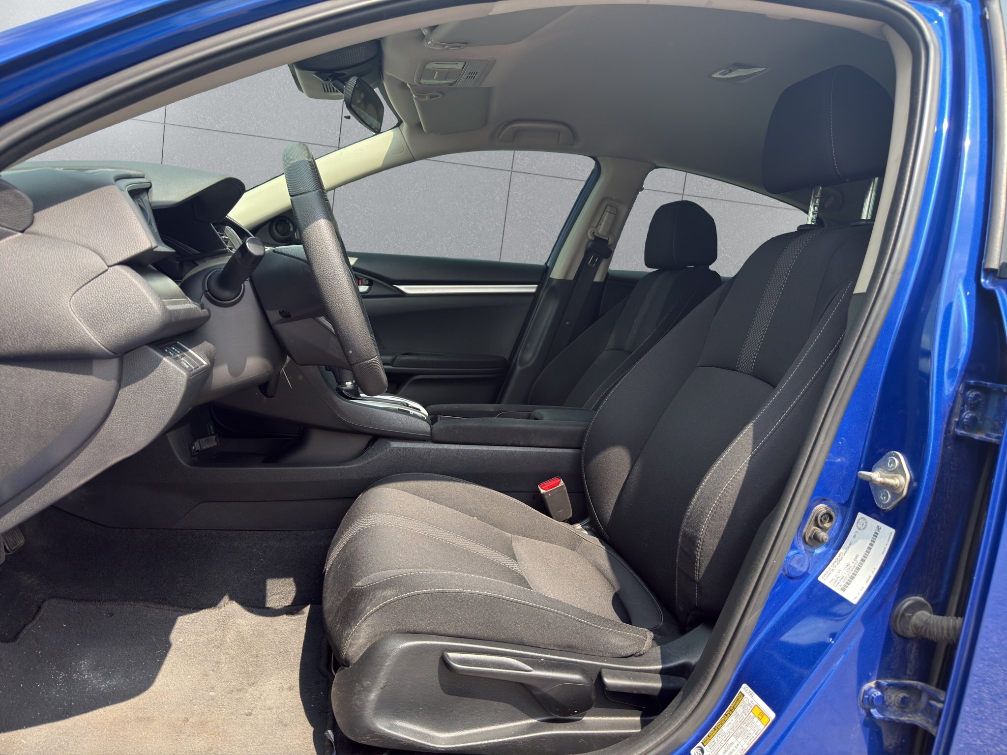 2019 HONDA CIVIC SEDAN LX / $217.59 BIWEEKLY INCLUDING TAX / HEATED FRONT SEATS / APPLE CARPLAY