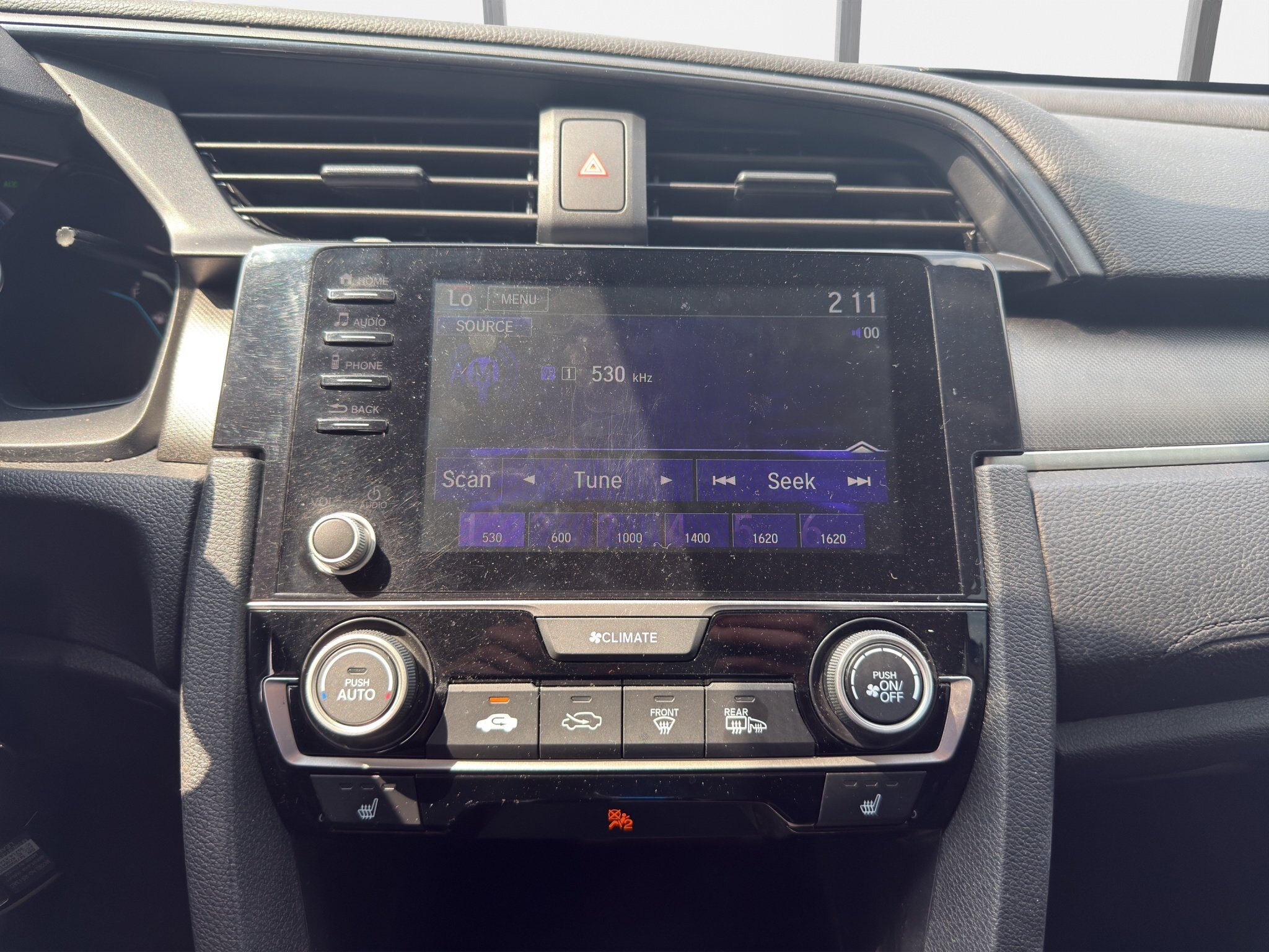 2019 HONDA CIVIC SEDAN LX / $217.59 BIWEEKLY INCLUDING TAX / HEATED FRONT SEATS / APPLE CARPLAY