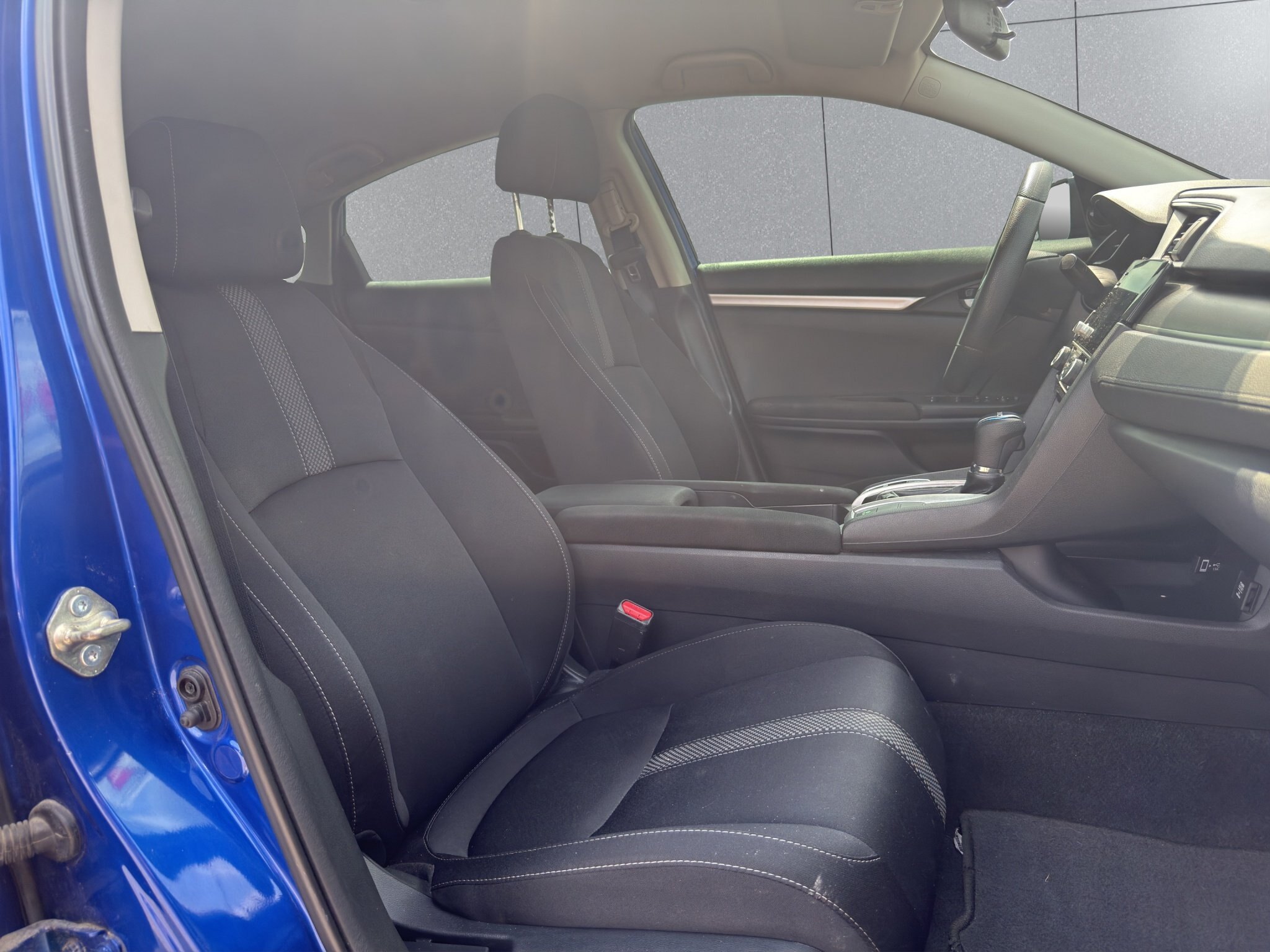 2019 HONDA CIVIC SEDAN LX / $217.59 BIWEEKLY INCLUDING TAX / HEATED FRONT SEATS / APPLE CARPLAY