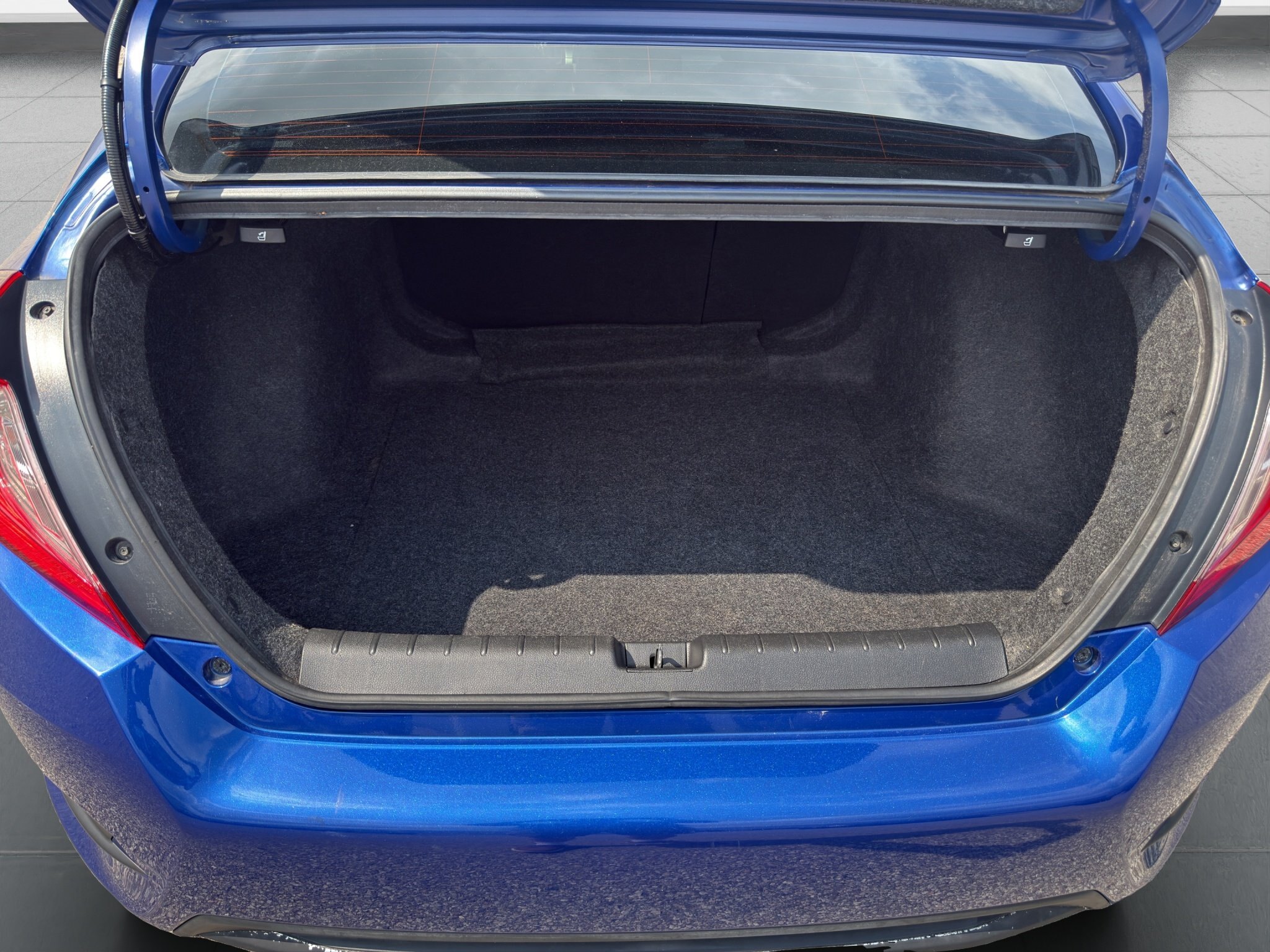 2019 HONDA CIVIC SEDAN LX / $217.59 BIWEEKLY INCLUDING TAX / HEATED FRONT SEATS / APPLE CARPLAY