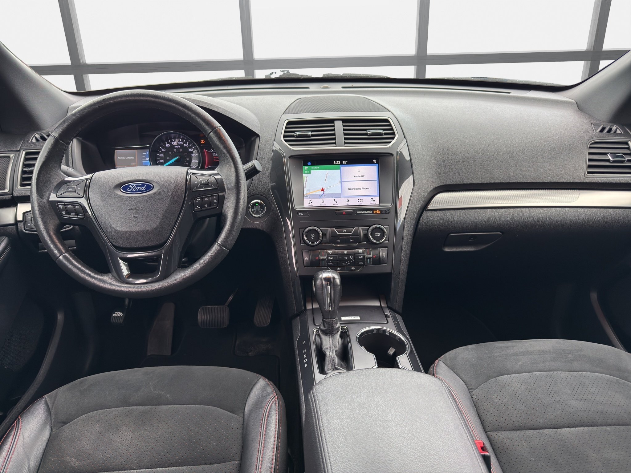 2019 FORD EXPLORER XLT / $259.84 BIWEEKLY INCLUDING TAX / 6 PASSENGER / NAVIGATION / REMOTE START