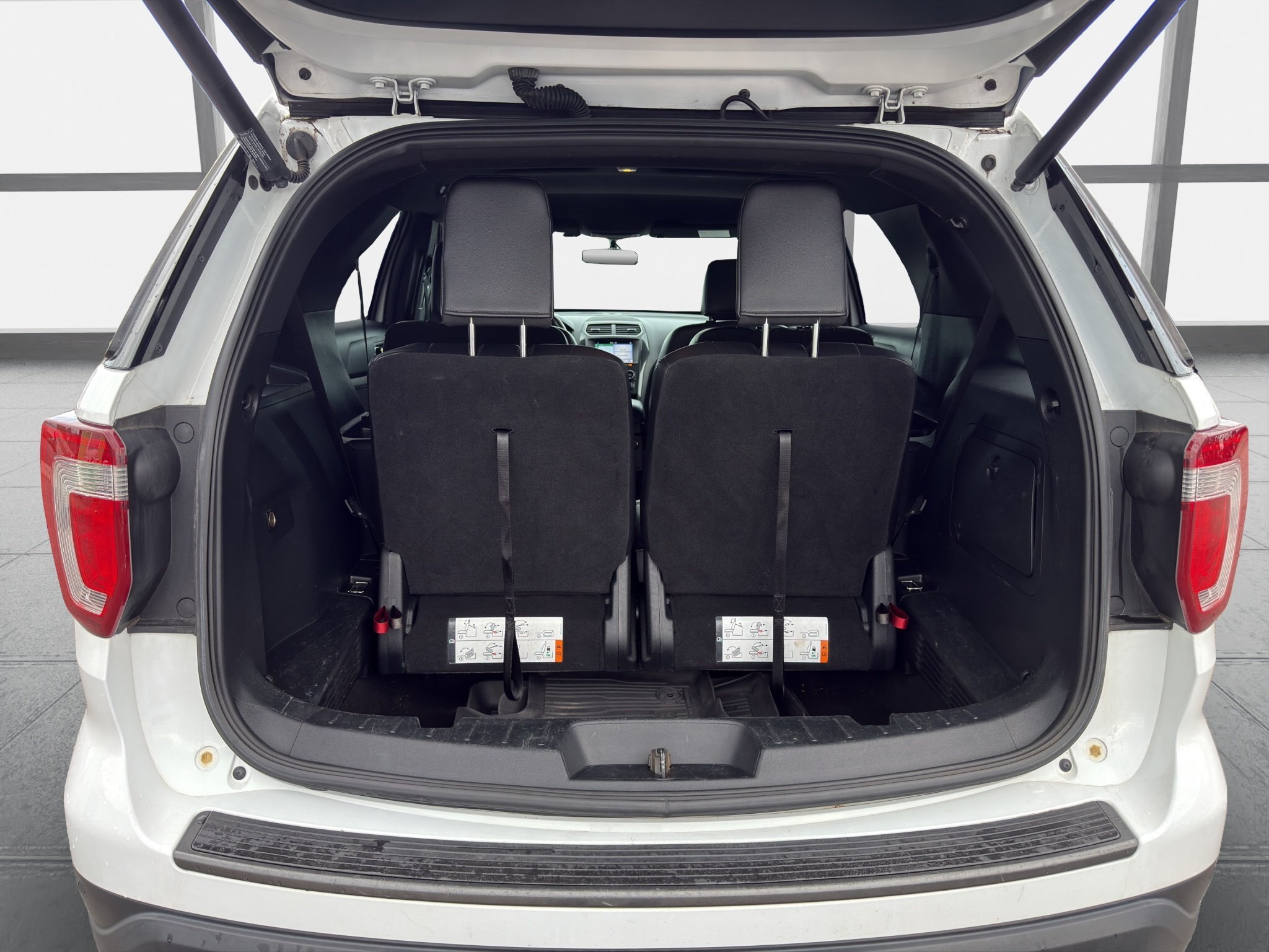 2019 FORD EXPLORER XLT / $259.84 BIWEEKLY INCLUDING TAX / 6 PASSENGER / NAVIGATION / REMOTE START