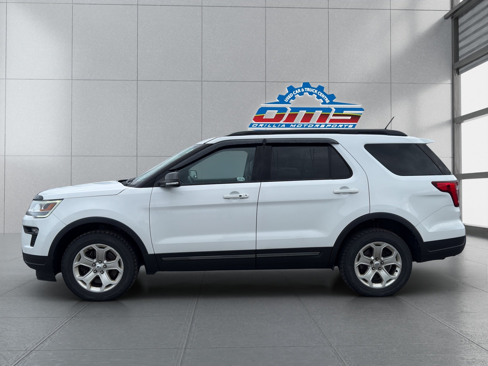 2019 FORD EXPLORER XLT / $259.84 BIWEEKLY INCLUDING TAX / 6 PASSENGER / NAVIGATION / REMOTE START