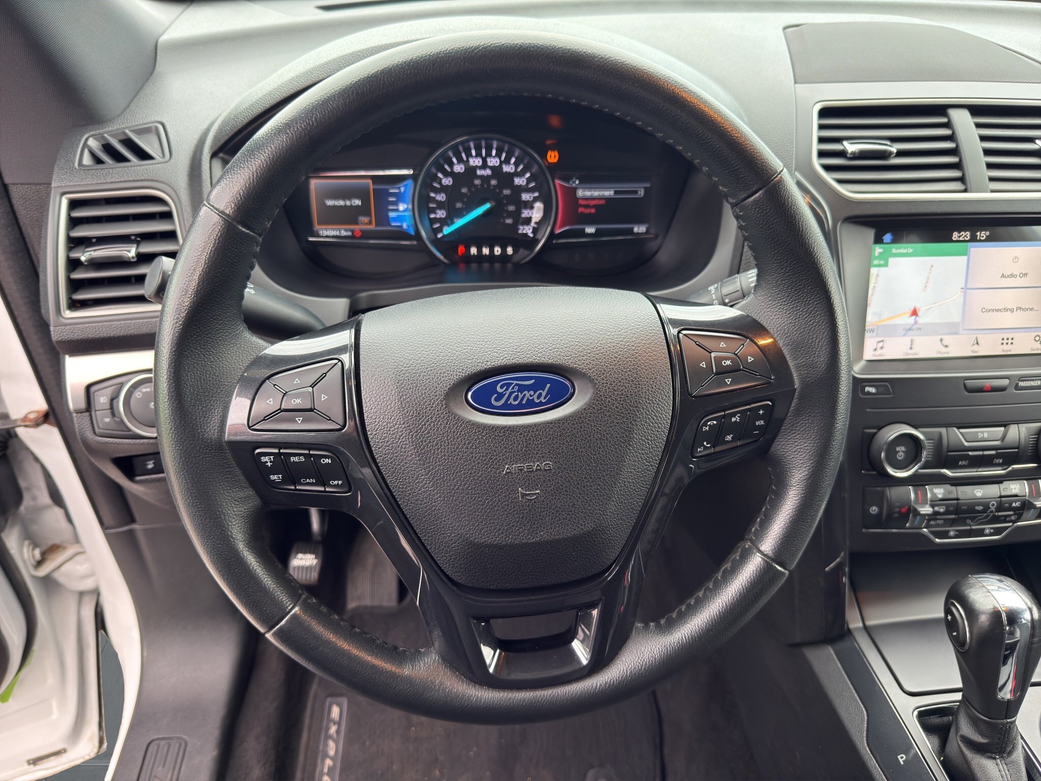2019 FORD EXPLORER XLT / $259.84 BIWEEKLY INCLUDING TAX / 6 PASSENGER / NAVIGATION / REMOTE START