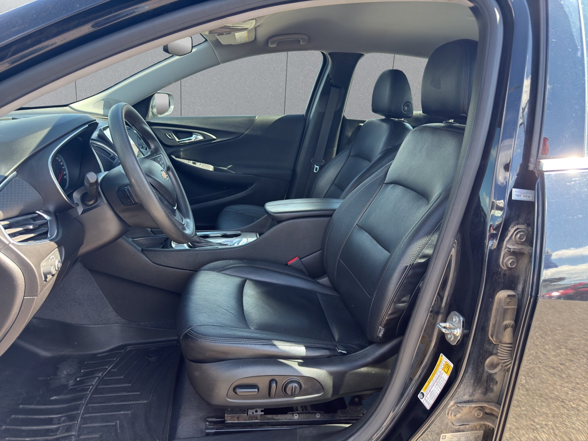 2019 CHEVROLET MALIBU LT / $177.49 BIWEEKLY INCLUDING TAX / REMOTE START / LEATHER INTERIOR