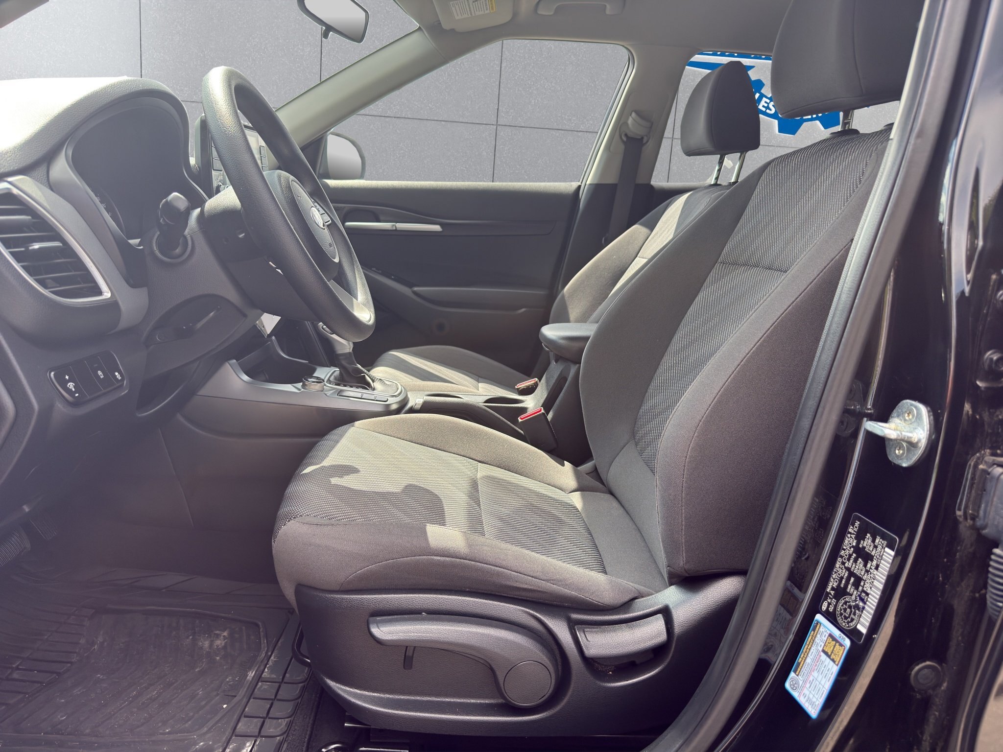 2021 KIA SELTOS LX AWD / $175.49 BIWEEKLY INCLUDING TAX / HEATED FRONT SEATS / APPLE CARPLAY