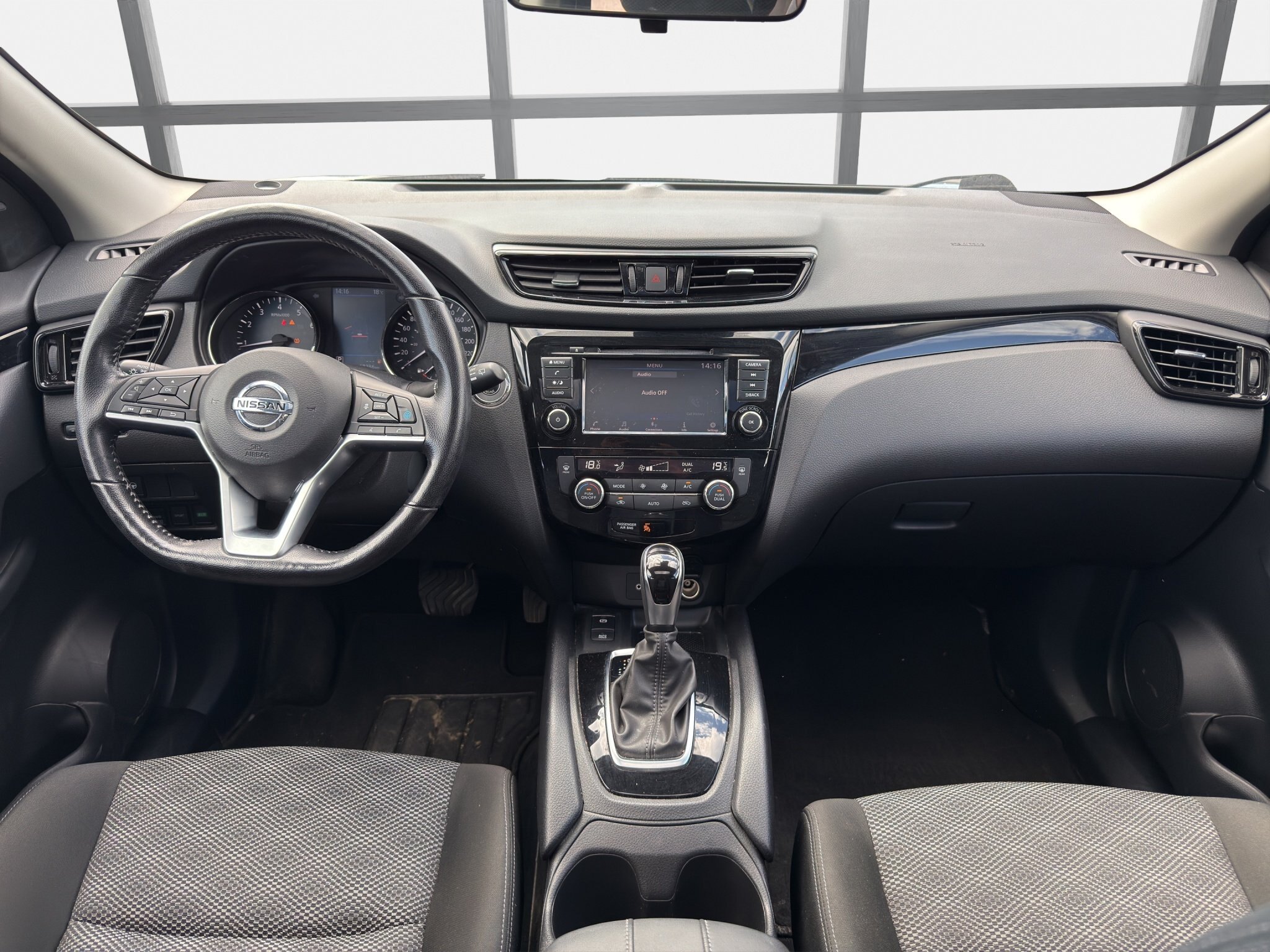 2022 NISSAN QASHQAI SV / $191.70 BIWEEKLY INCLUDING TAX / SUNROOF / REMOTE START / HEATED STEERING WHEEL