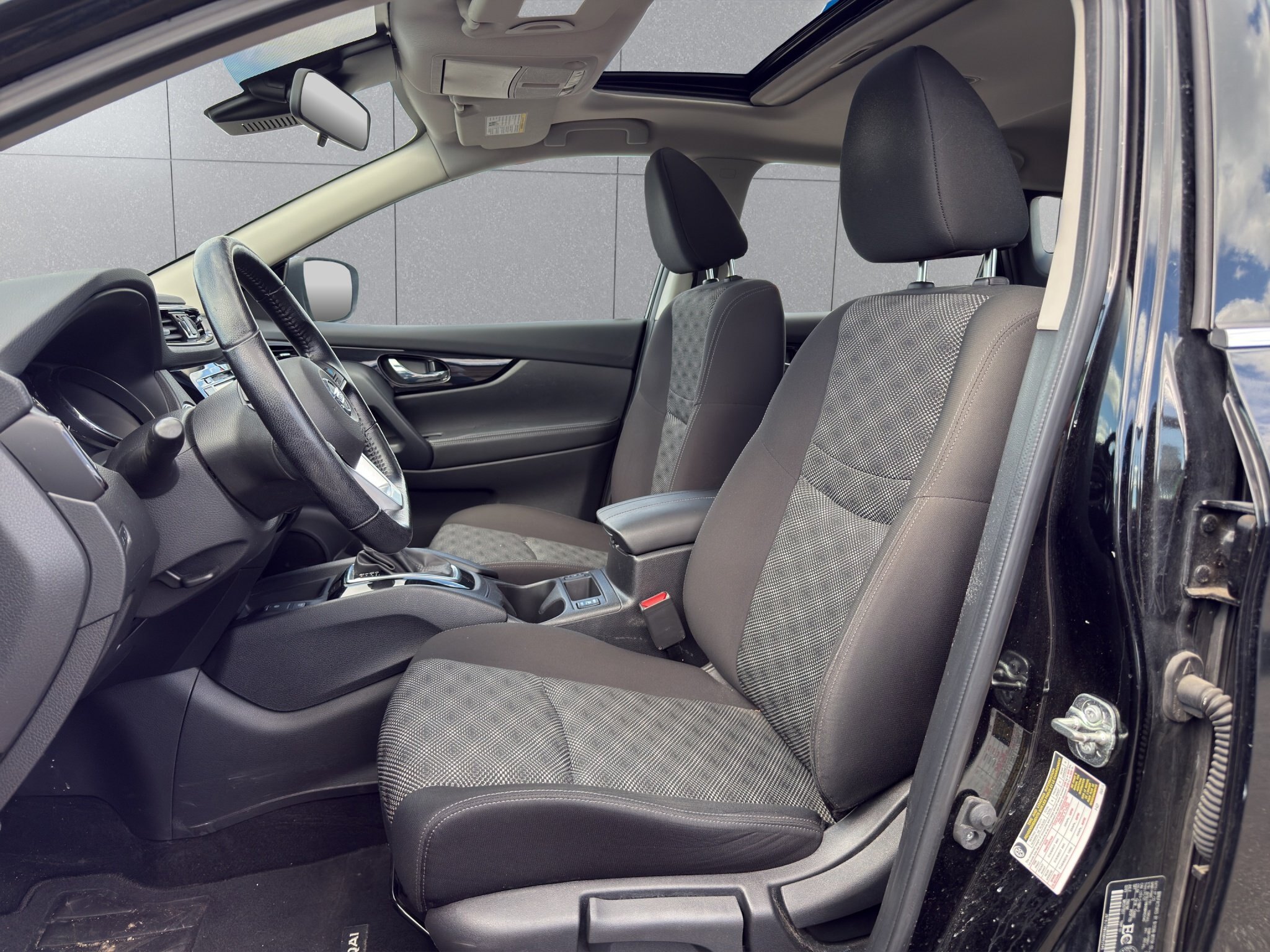 2022 NISSAN QASHQAI SV / $191.70 BIWEEKLY INCLUDING TAX / SUNROOF / REMOTE START / HEATED STEERING WHEEL