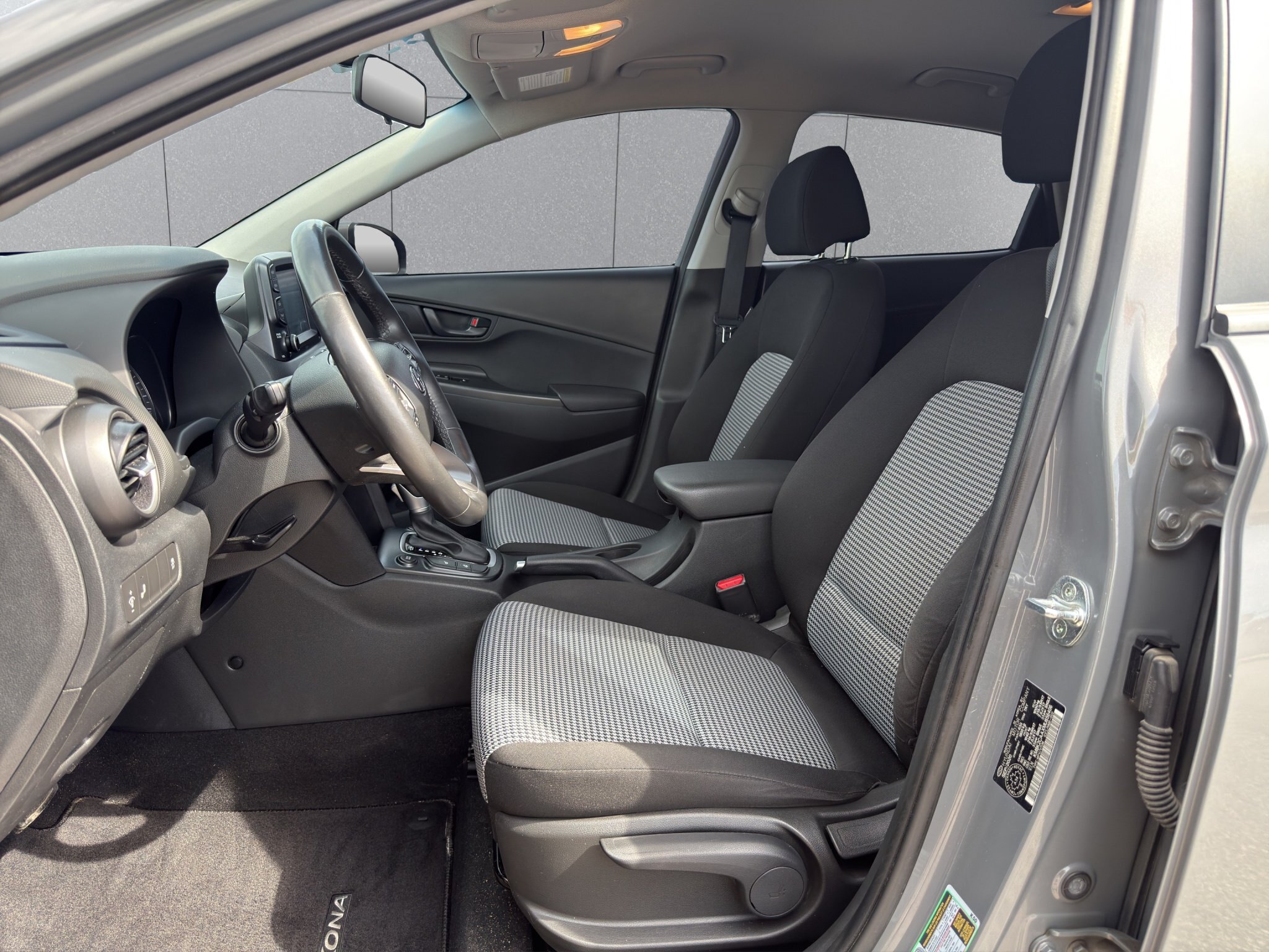 2021 HYUNDAI KONA PREFERRED / $191.70 BIWEEKLY INCLUDING TAX / HEATED STEERING WHEEL / BLIND SPOT MONITORING