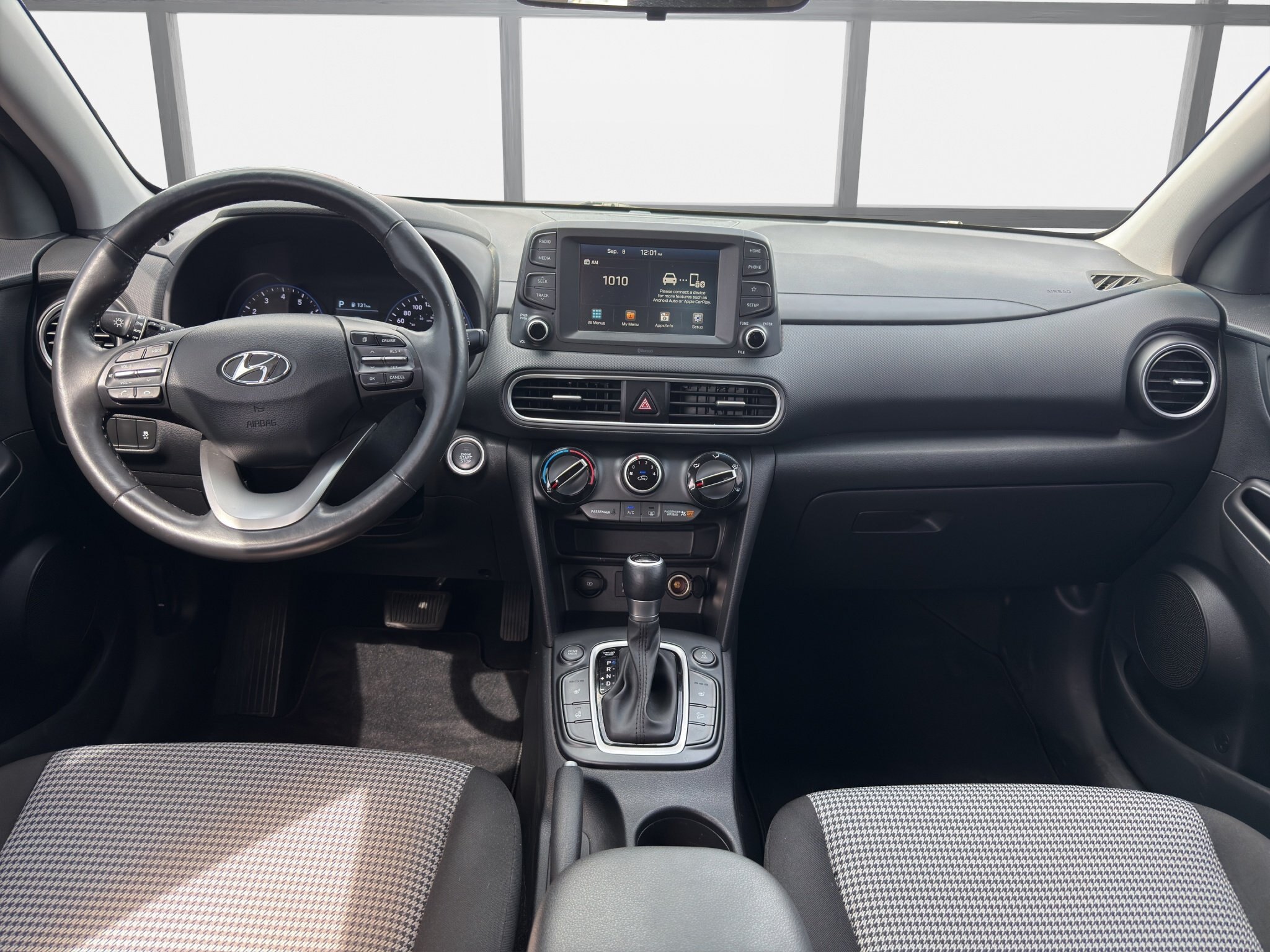 2021 HYUNDAI KONA PREFERRED / $191.70 BIWEEKLY INCLUDING TAX / HEATED STEERING WHEEL / BLIND SPOT MONITORING