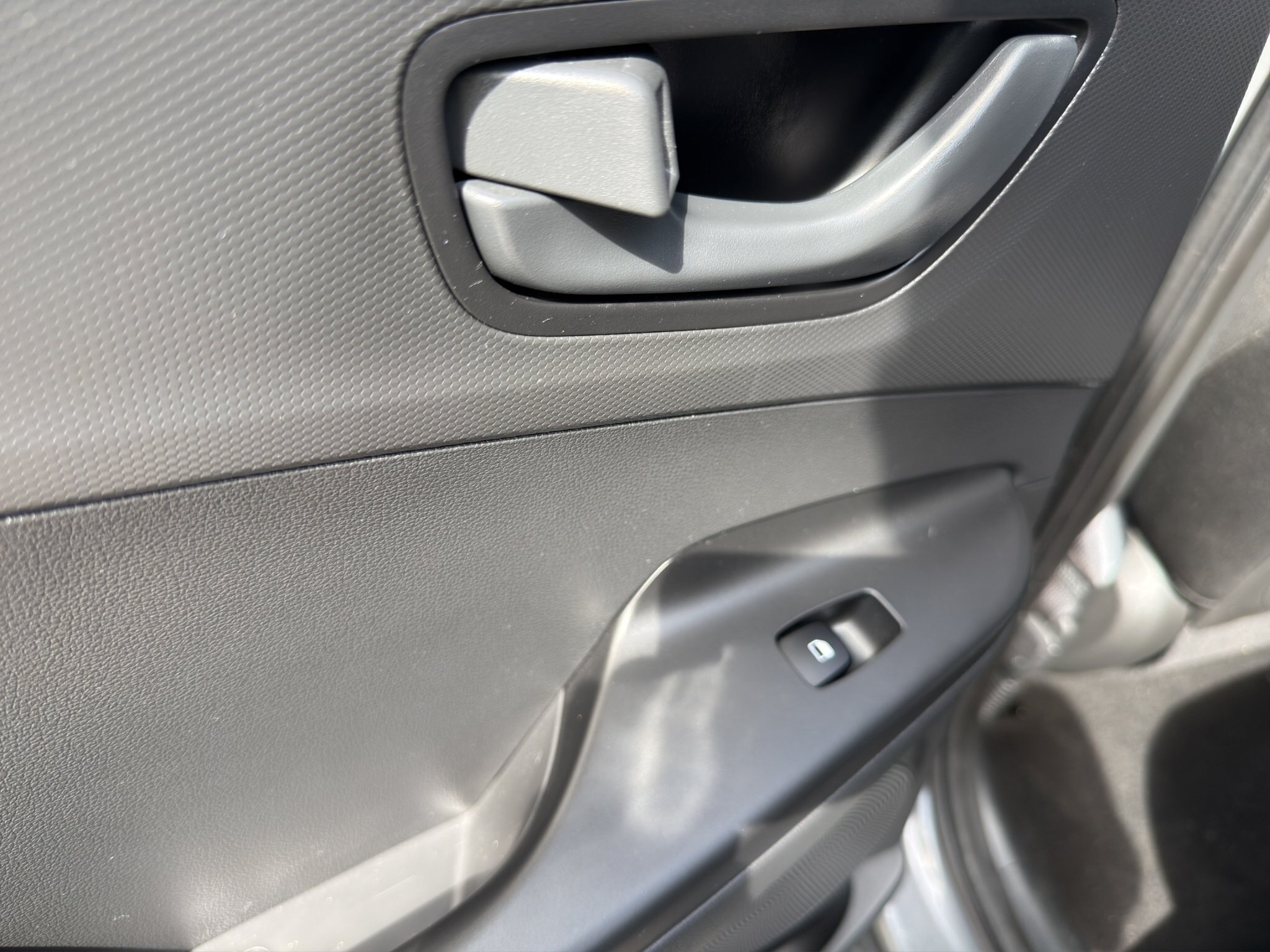 2021 HYUNDAI KONA PREFERRED / $191.70 BIWEEKLY INCLUDING TAX / HEATED STEERING WHEEL / BLIND SPOT MONITORING